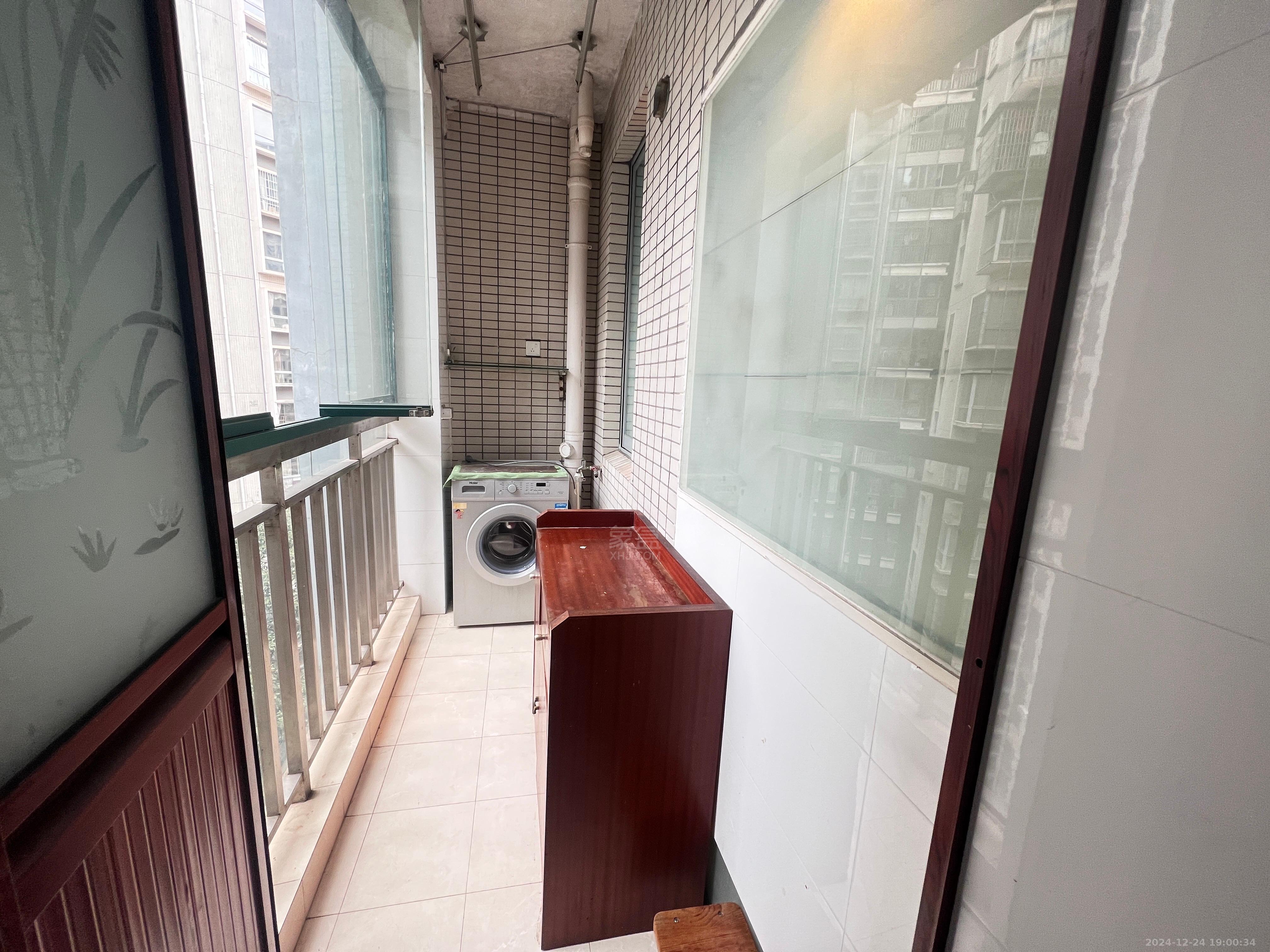 株洲锦绣江山 3室2厅2卫 2100.0元/月 株洲锦绣江山 3室2厅2卫 2100.0元/月室内图