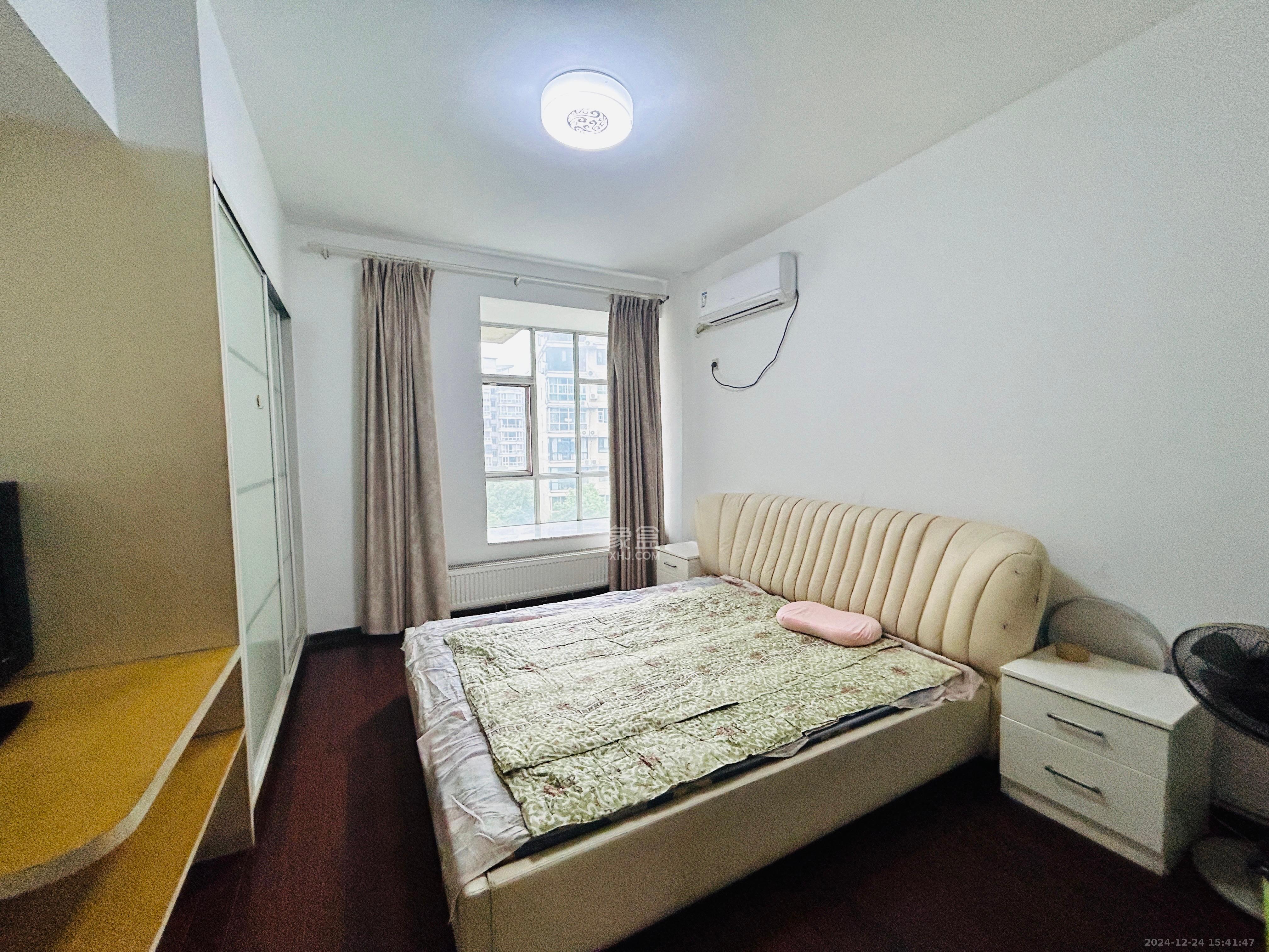 雍景园  3室2厅2卫   3200.00元/月室内图