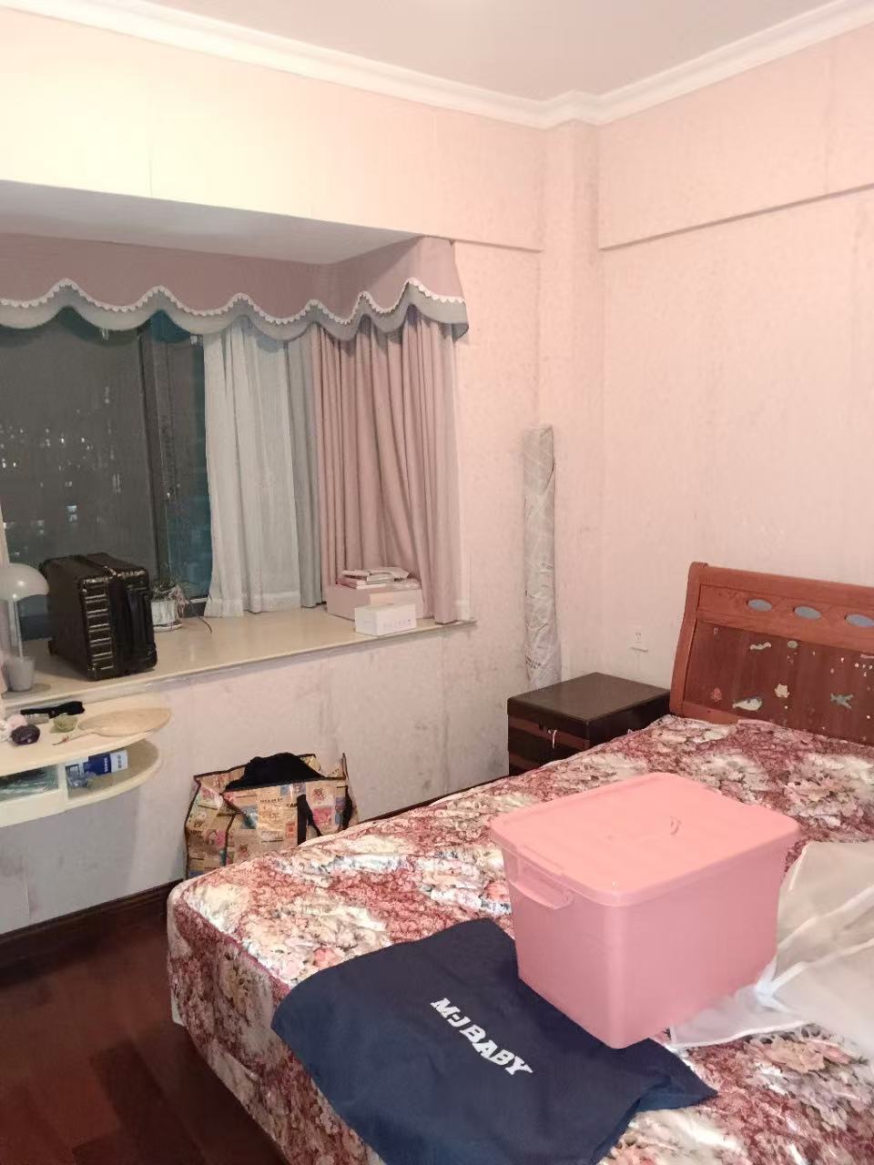 资江明珠 4室2厅2卫 2380.0元/月 资江明珠 4室2厅2卫 2380.0元/月室内图