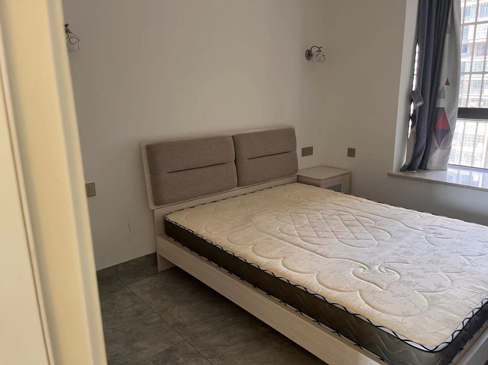 滨江新苑(一期A区) 4室2厅2卫 4300.0元/月 滨江新苑(一期A区) 4室2厅2卫 4300.0元/月室内图