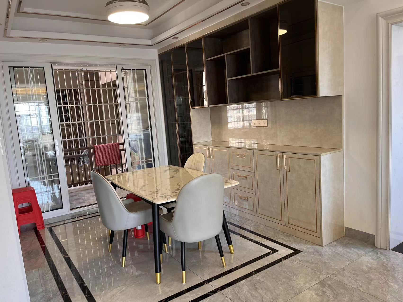 滨江新苑(一期A区) 4室2厅2卫 4300.0元/月 滨江新苑(一期A区) 4室2厅2卫 4300.0元/月室内图