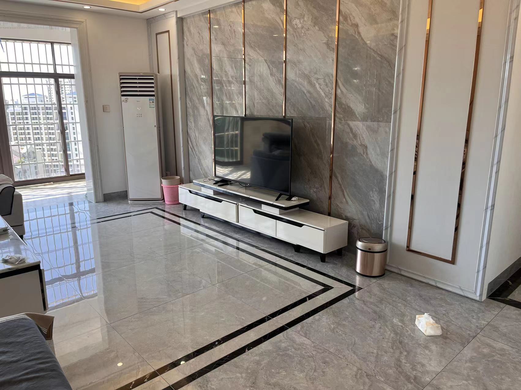 滨江新苑(一期A区) 4室2厅2卫 4300.0元/月 滨江新苑(一期A区) 4室2厅2卫 4300.0元/月室内图