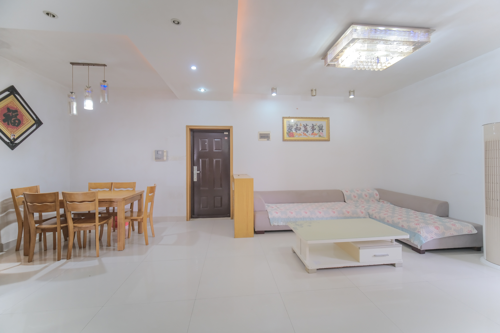 山水湾  3室2厅1卫    54.8万 山水湾  3室2厅1卫    54.8万客厅