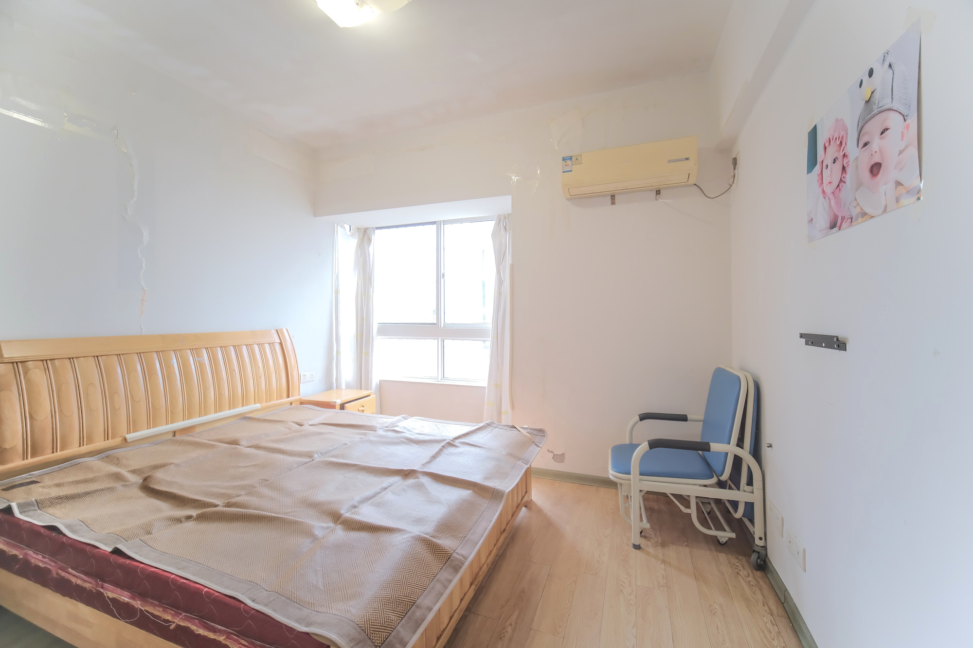 山水湾  3室2厅1卫    54.8万 山水湾  3室2厅1卫    54.8万卧室