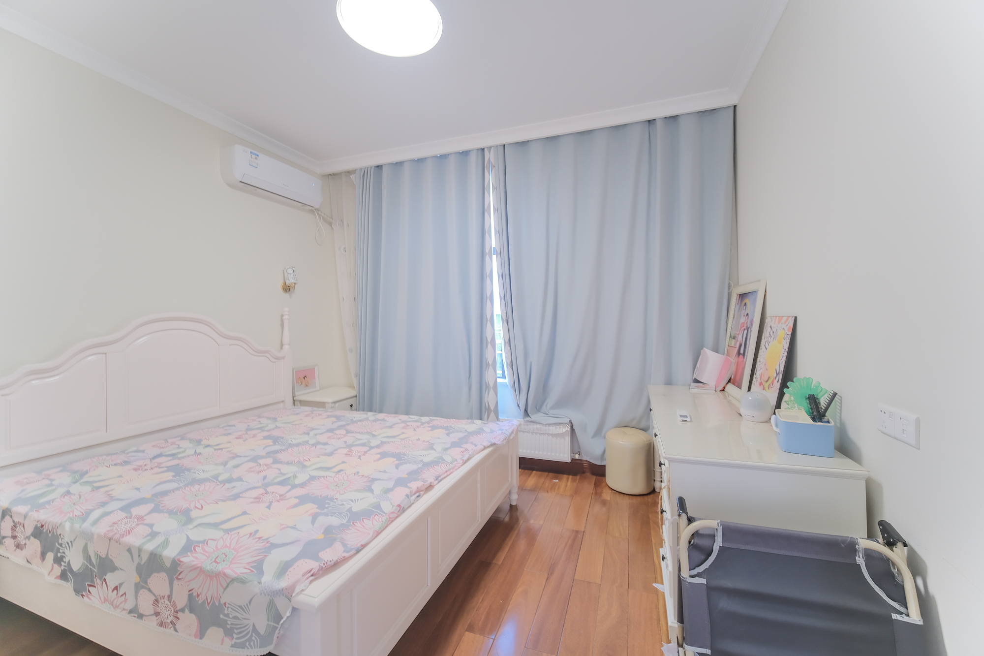 艾美潇湘  5室2厅2卫   198.80万卧室