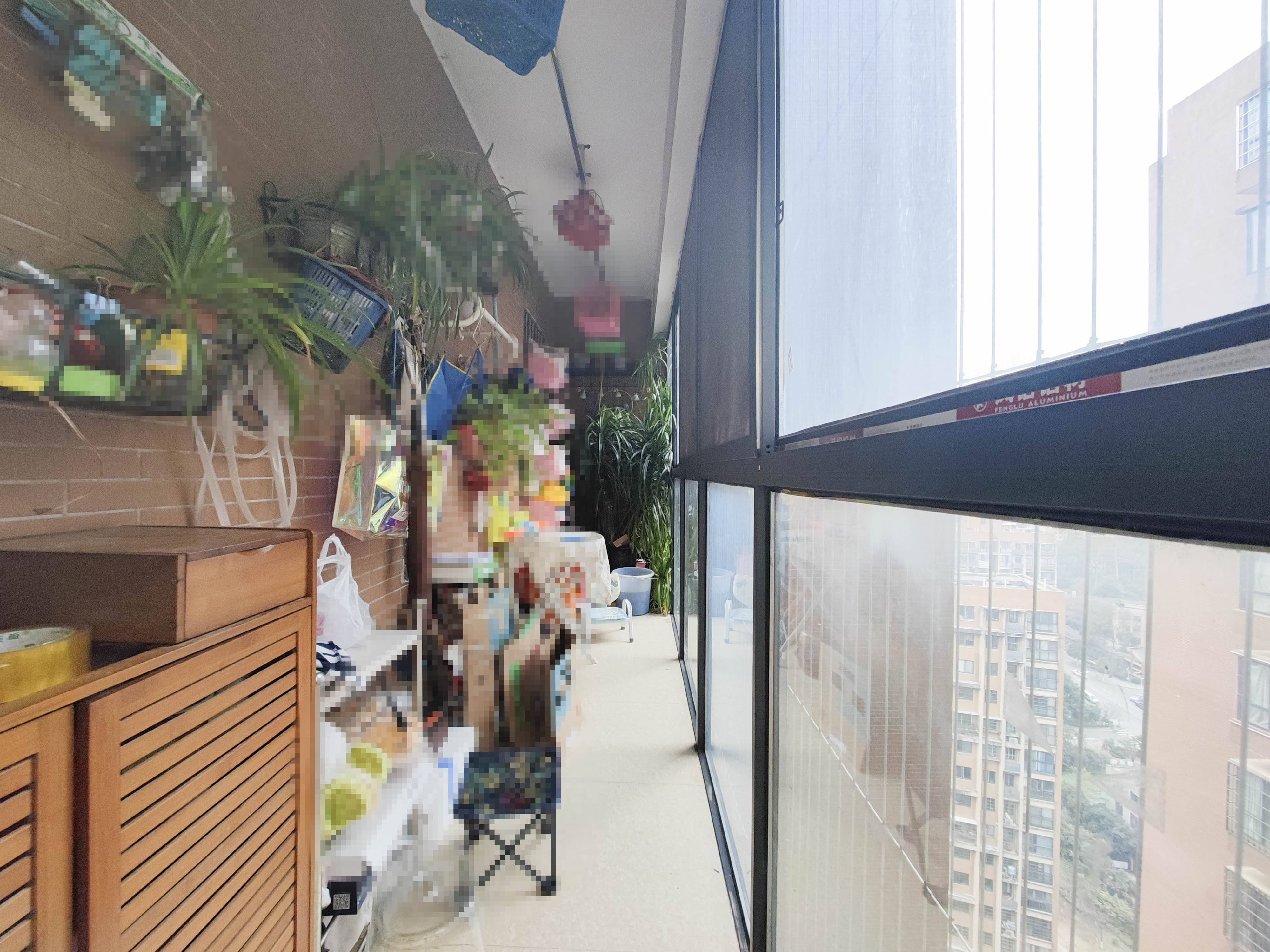 湘府十城（汇财御景湾新寓,汇财国际）  4室2厅2卫   96.00万阳台
