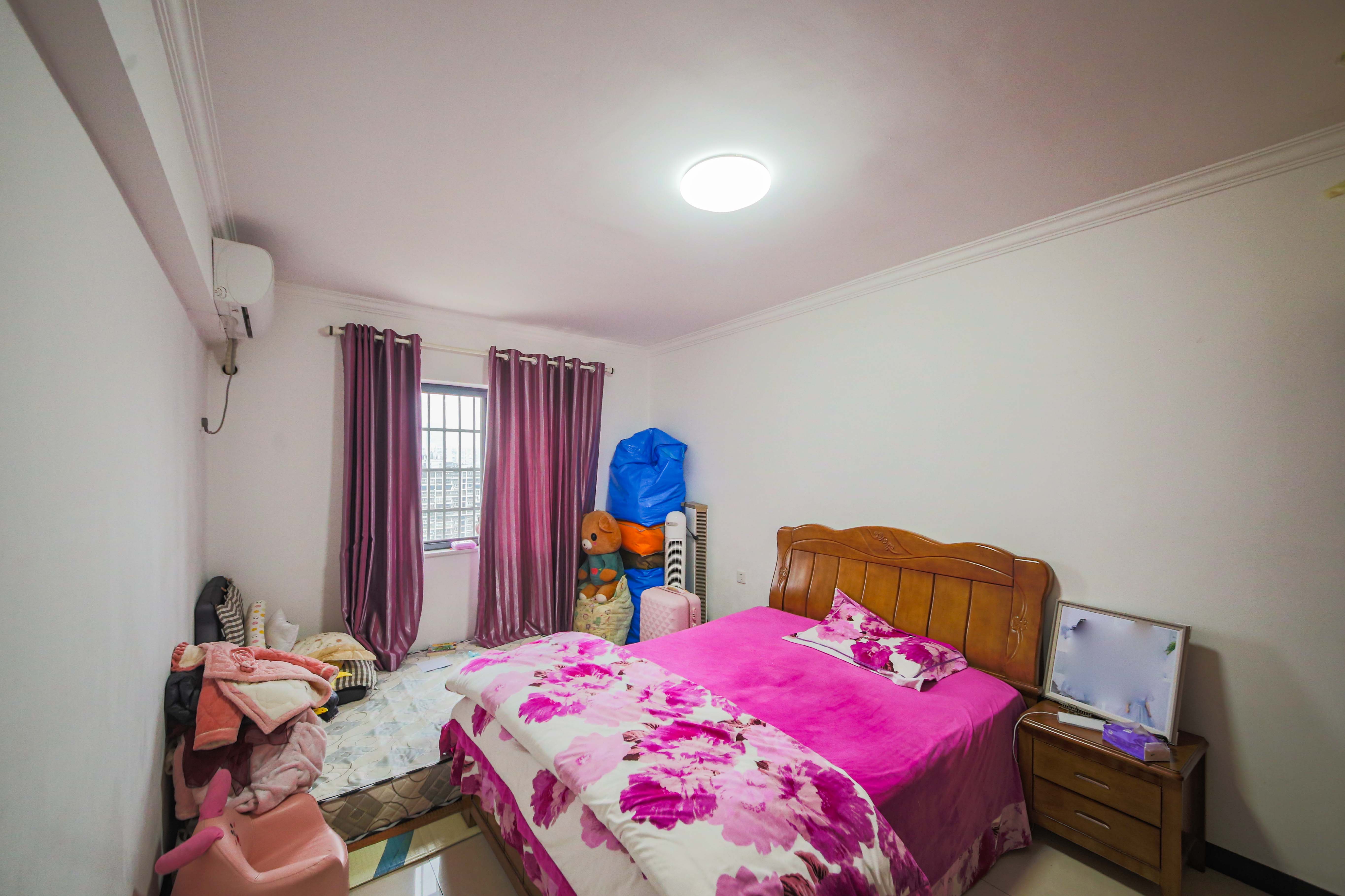 上峰苑(兰亭玥岛) 3室2厅1卫 96.0万 上峰苑(兰亭玥岛) 3室2厅1卫 96.0万卧室