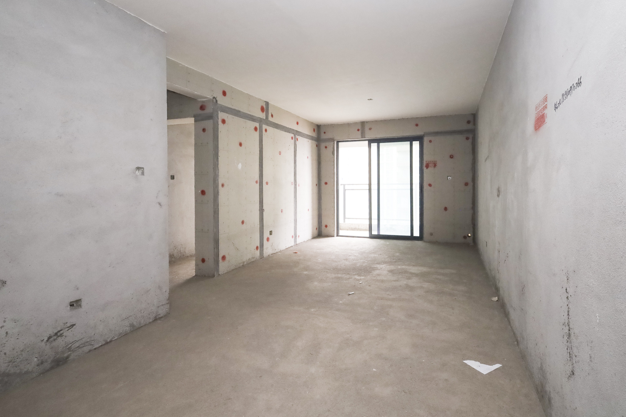 南璟滨江书苑 4室2厅1卫 55.0万 南璟滨江书苑 4室2厅1卫 55.0万客厅