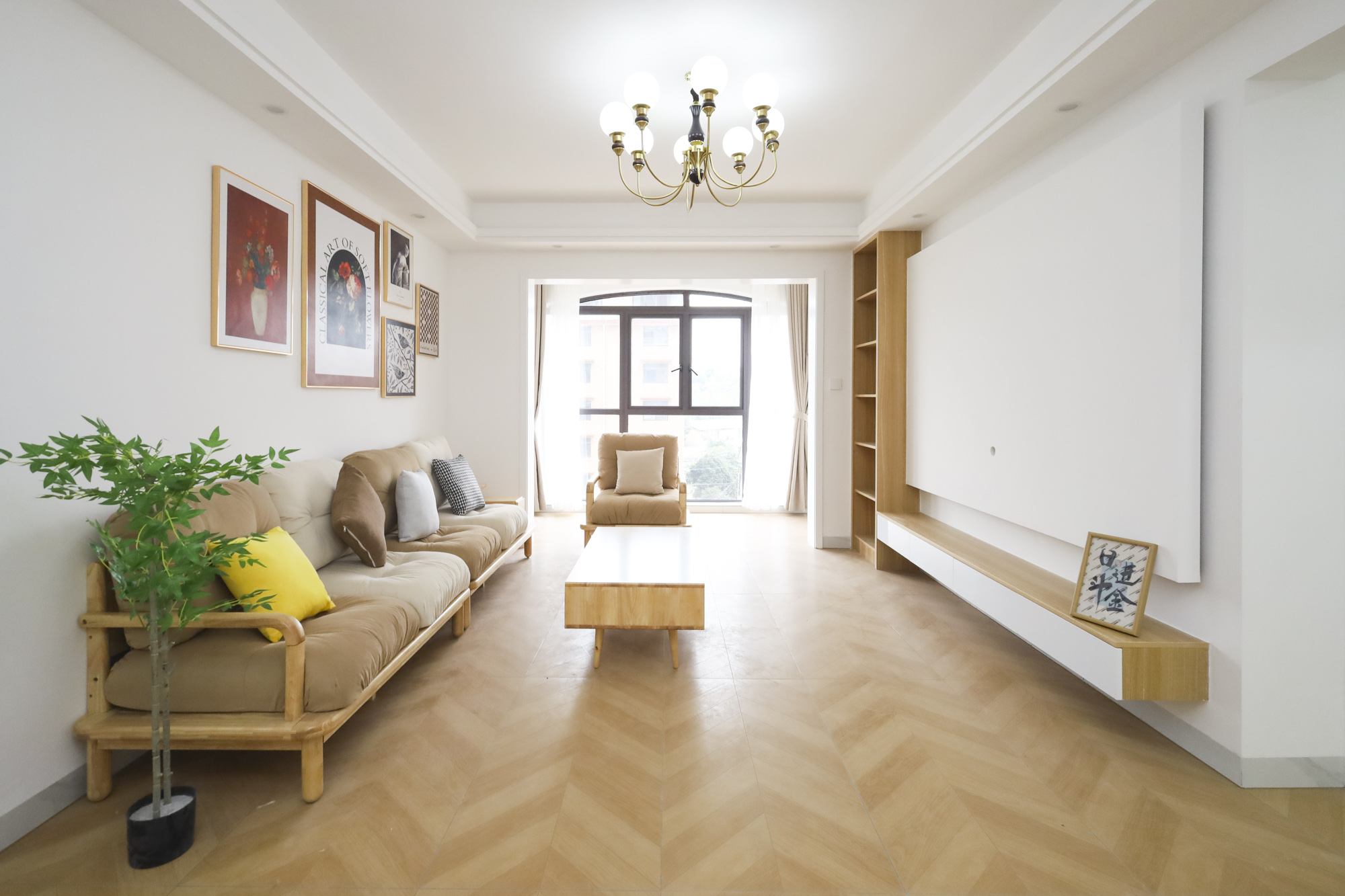 学府星城  3室2厅2卫    53.8万 学府星城  3室2厅2卫    53.8万客厅