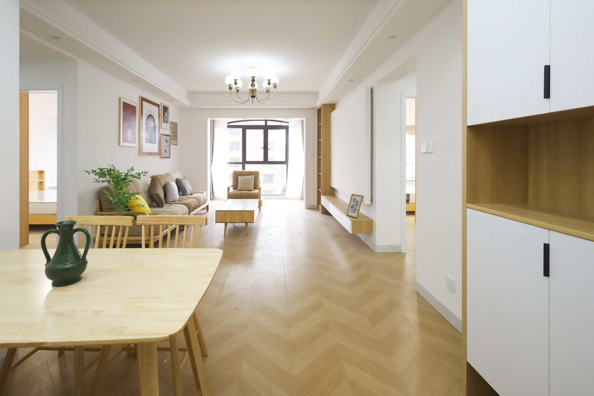 学府星城  3室2厅2卫    53.8万 学府星城  3室2厅2卫    53.8万客厅