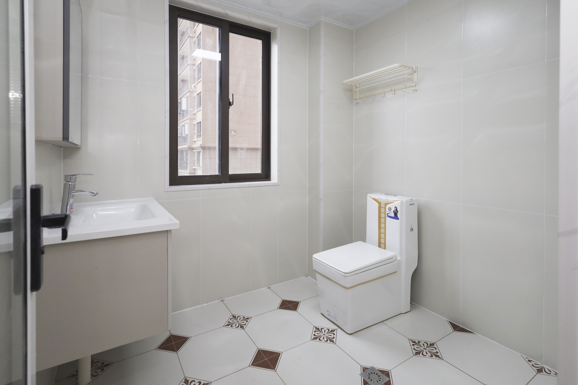 学府星城  3室2厅2卫    53.8万 学府星城  3室2厅2卫    53.8万卫生间