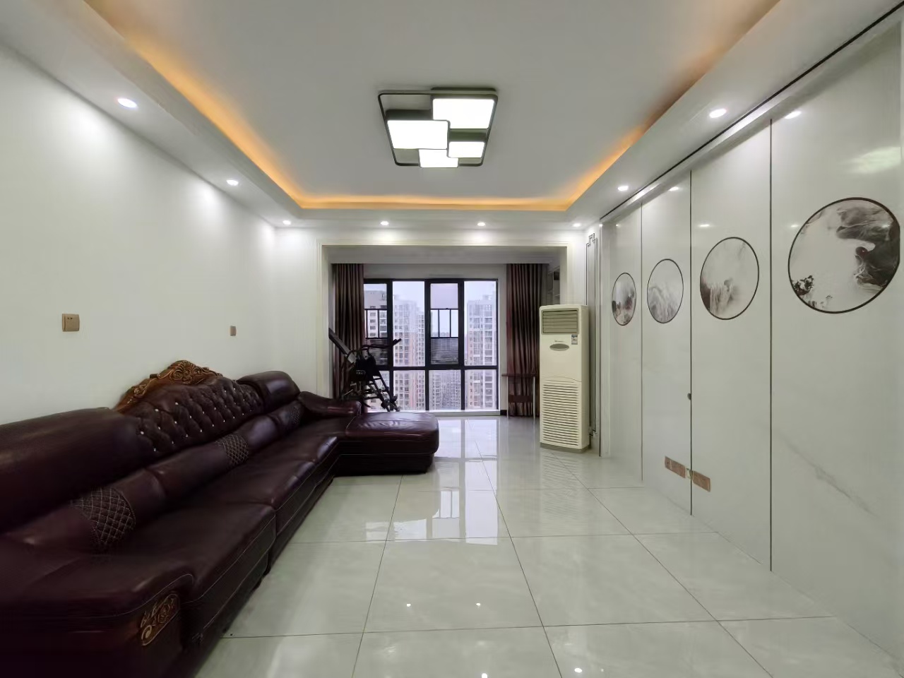 天元御城  3室2厅2卫    2000.0元/月 天元御城  3室2厅2卫    2000.0元/月室内图