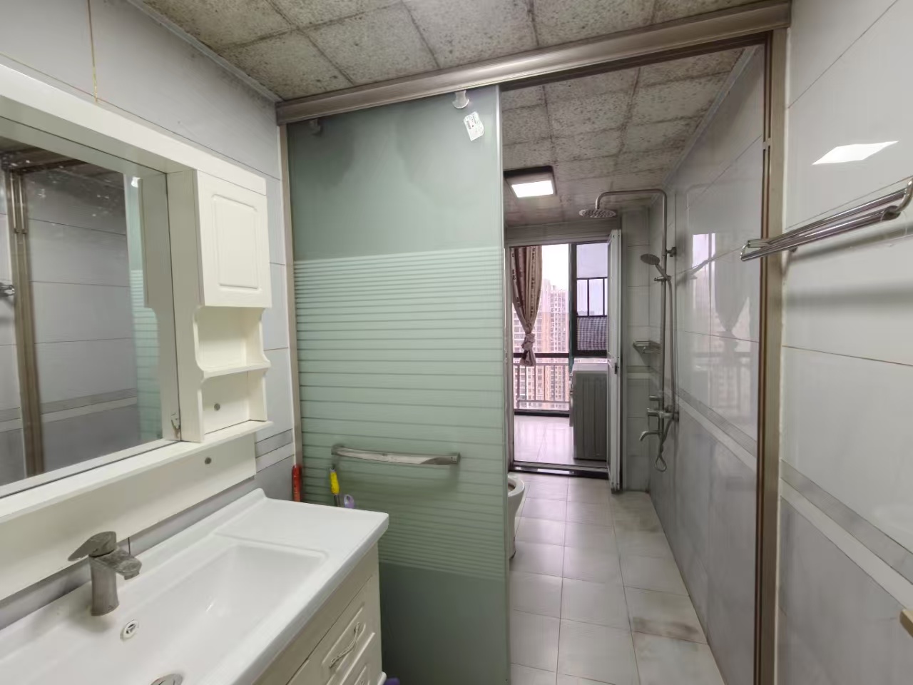 天元御城  3室2厅2卫    2000.0元/月 天元御城  3室2厅2卫    2000.0元/月室内图