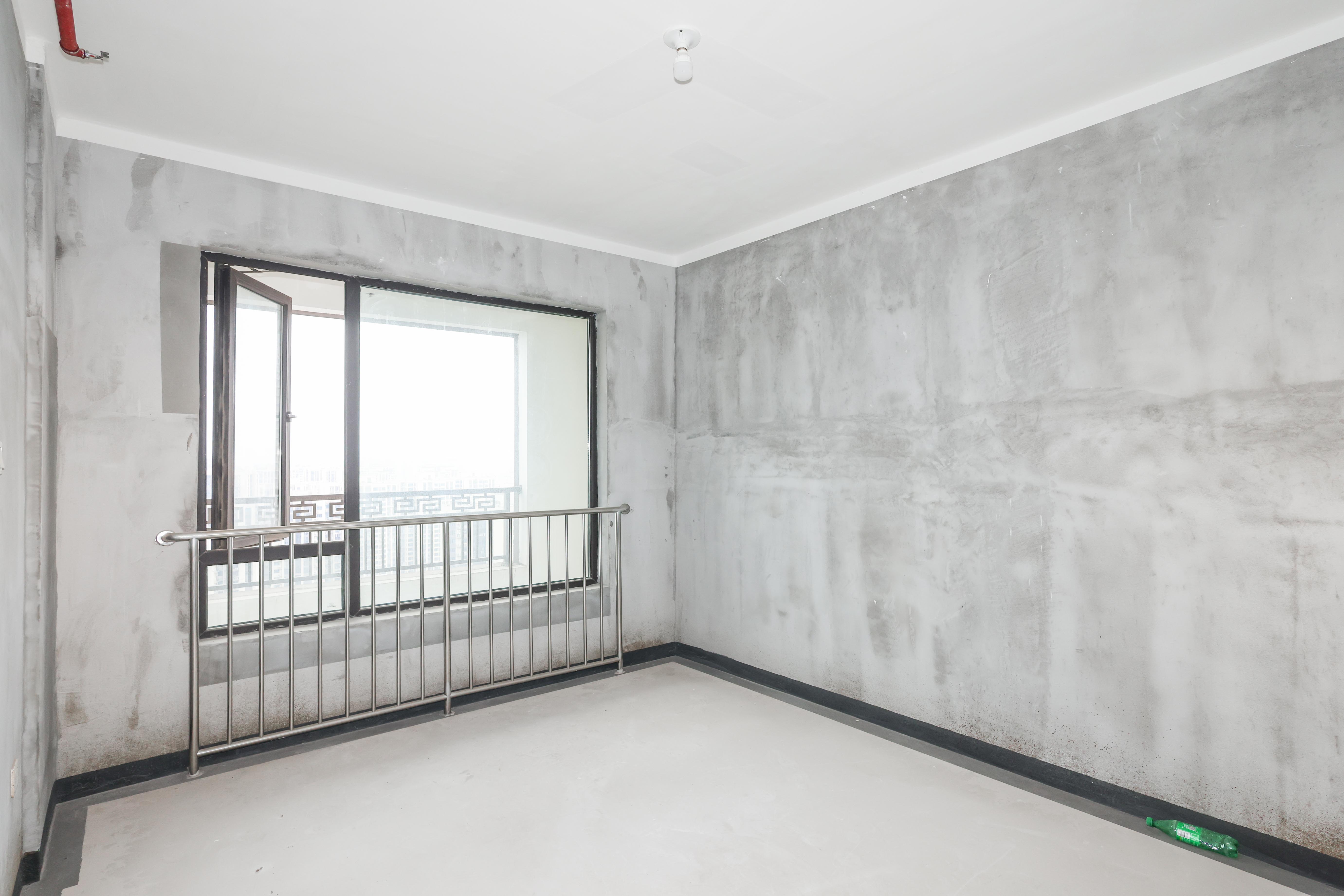 建发央著  4室2厅2卫   268.00万卧室