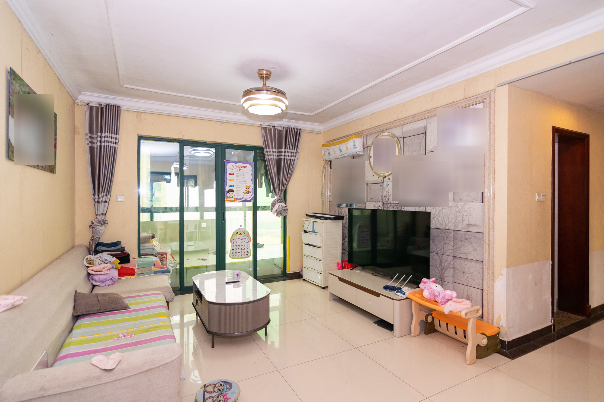 富基世纪公园 3室2厅1卫 64.0万 富基世纪公园 3室2厅1卫 64.0万客厅