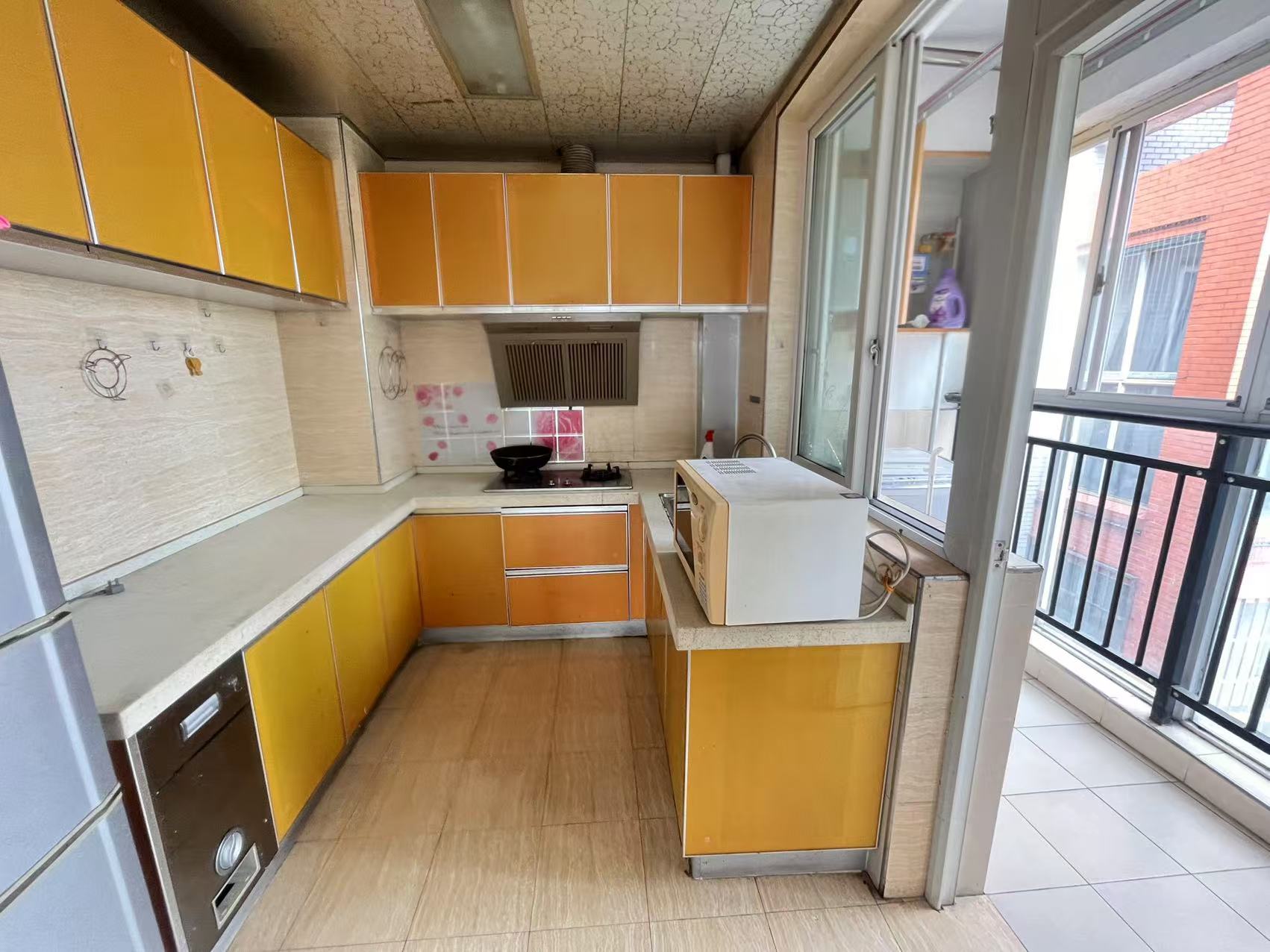 中悦领秀金都 2室2厅1卫 1500.0元/月 中悦领秀金都 2室2厅1卫 1500.0元/月室内图