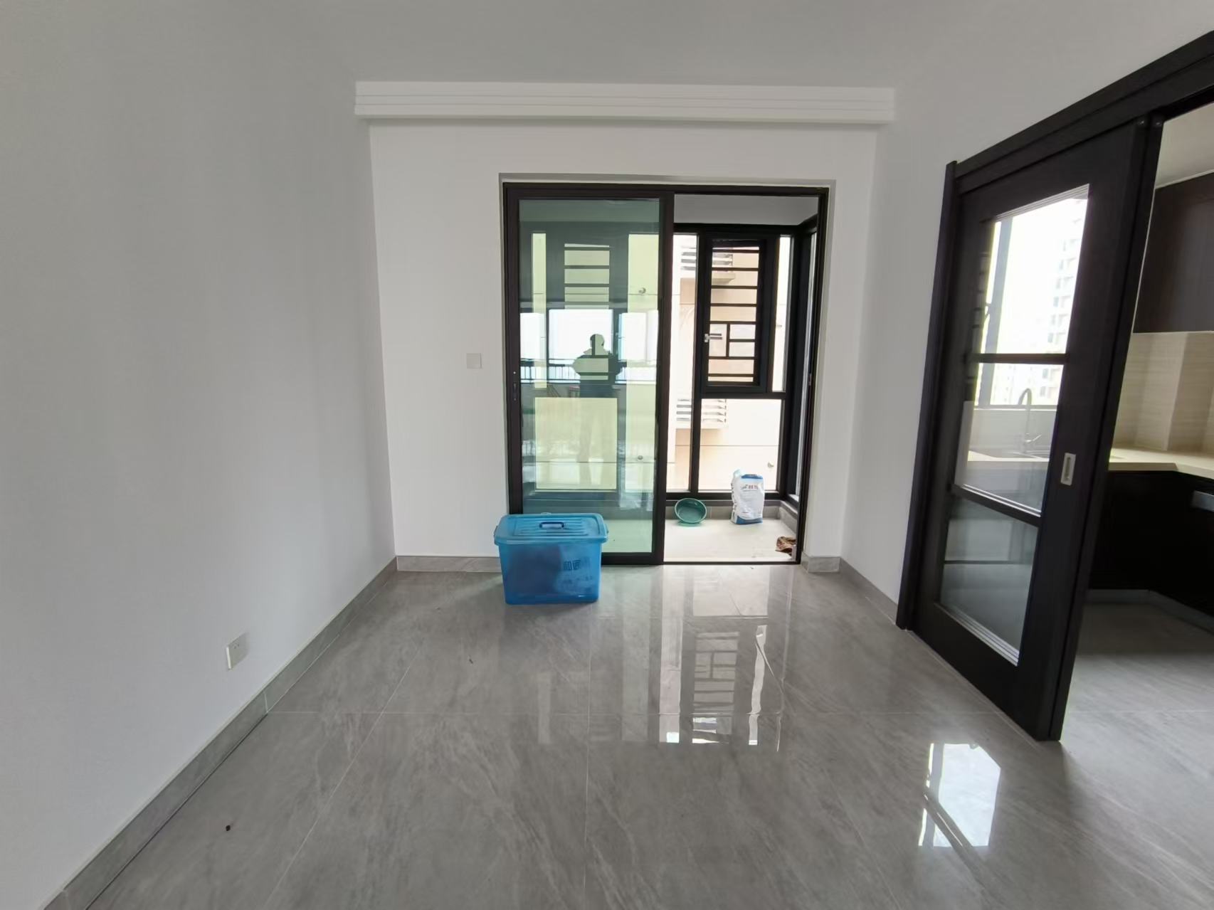 蓝溪谷 4室2厅1卫 2000.0元/月 蓝溪谷 4室2厅1卫 2000.0元/月室内图