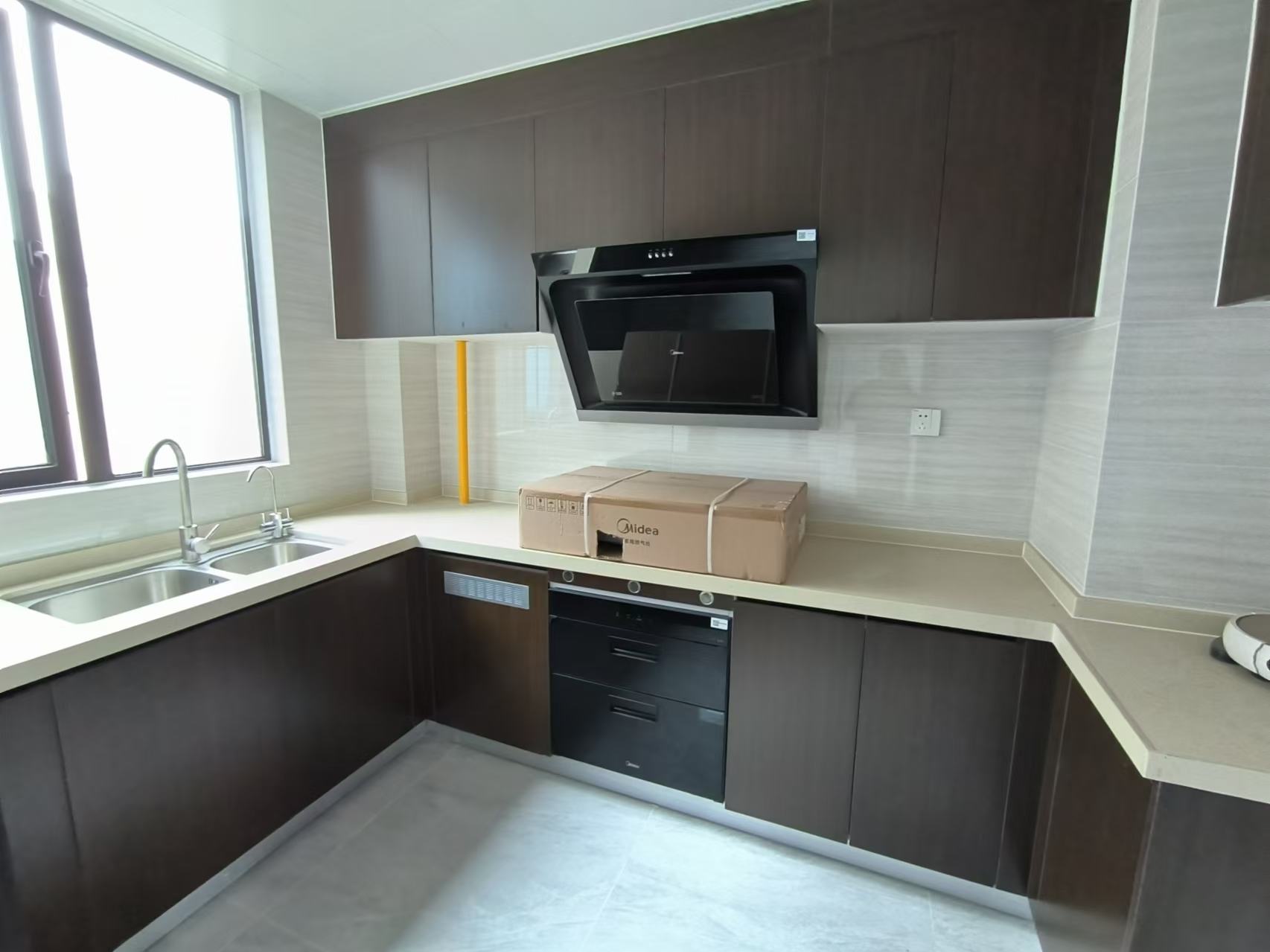 蓝溪谷 4室2厅1卫 2000.0元/月 蓝溪谷 4室2厅1卫 2000.0元/月室内图