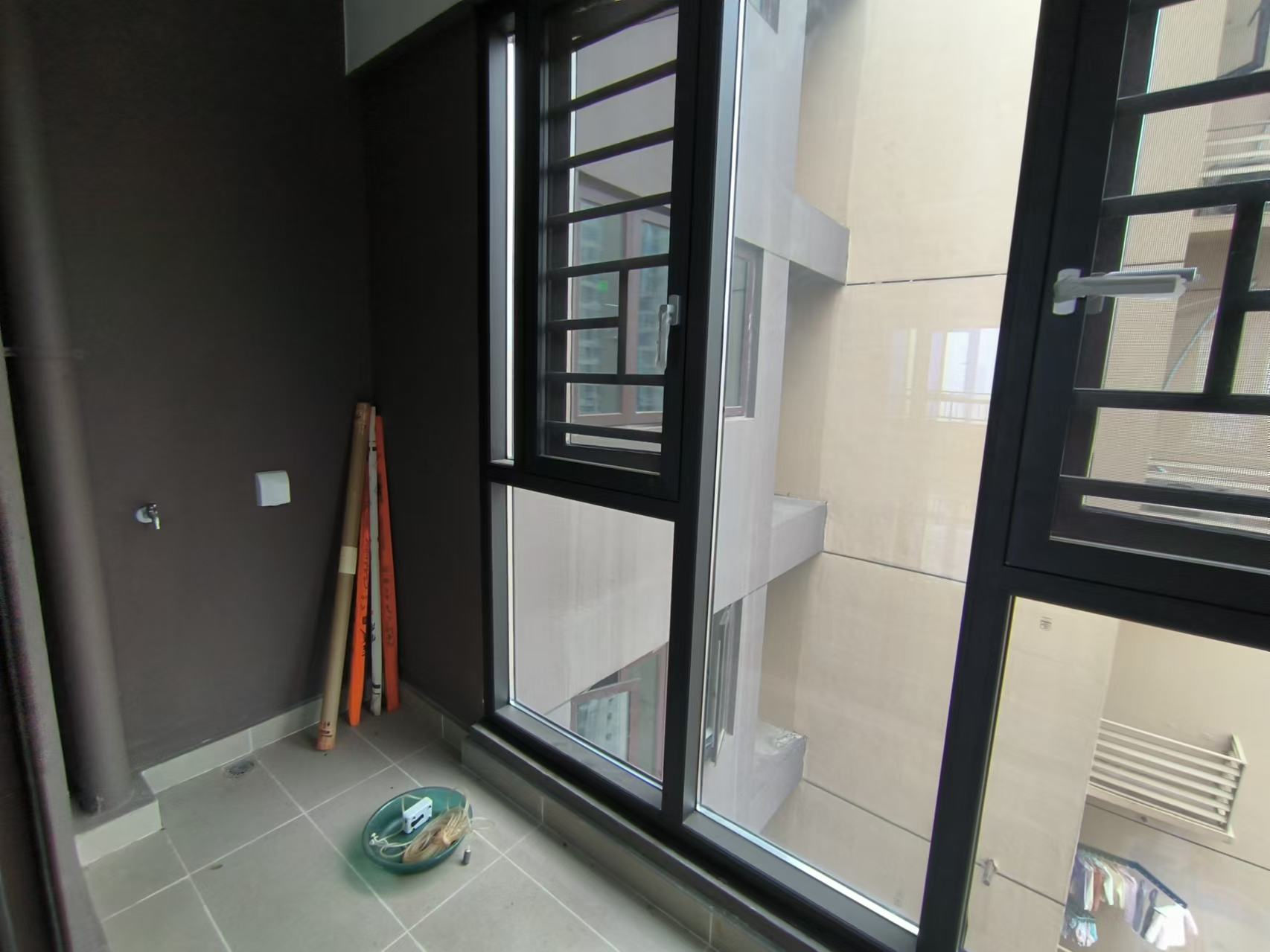 蓝溪谷 4室2厅1卫 2000.0元/月 蓝溪谷 4室2厅1卫 2000.0元/月室内图