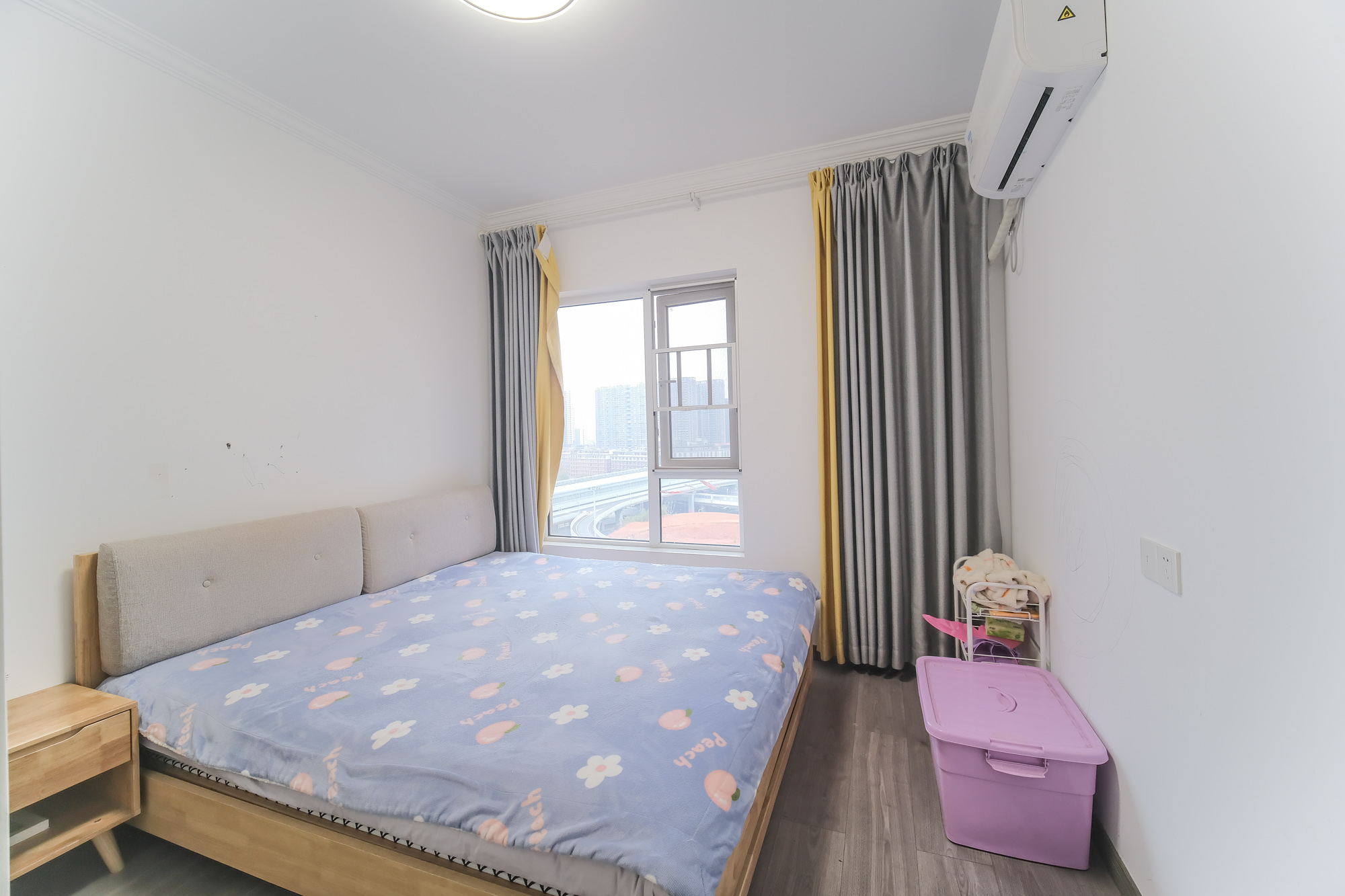 荣盛花语城 3室2厅1卫 67.8万 荣盛花语城 3室2厅1卫 67.8万卧室