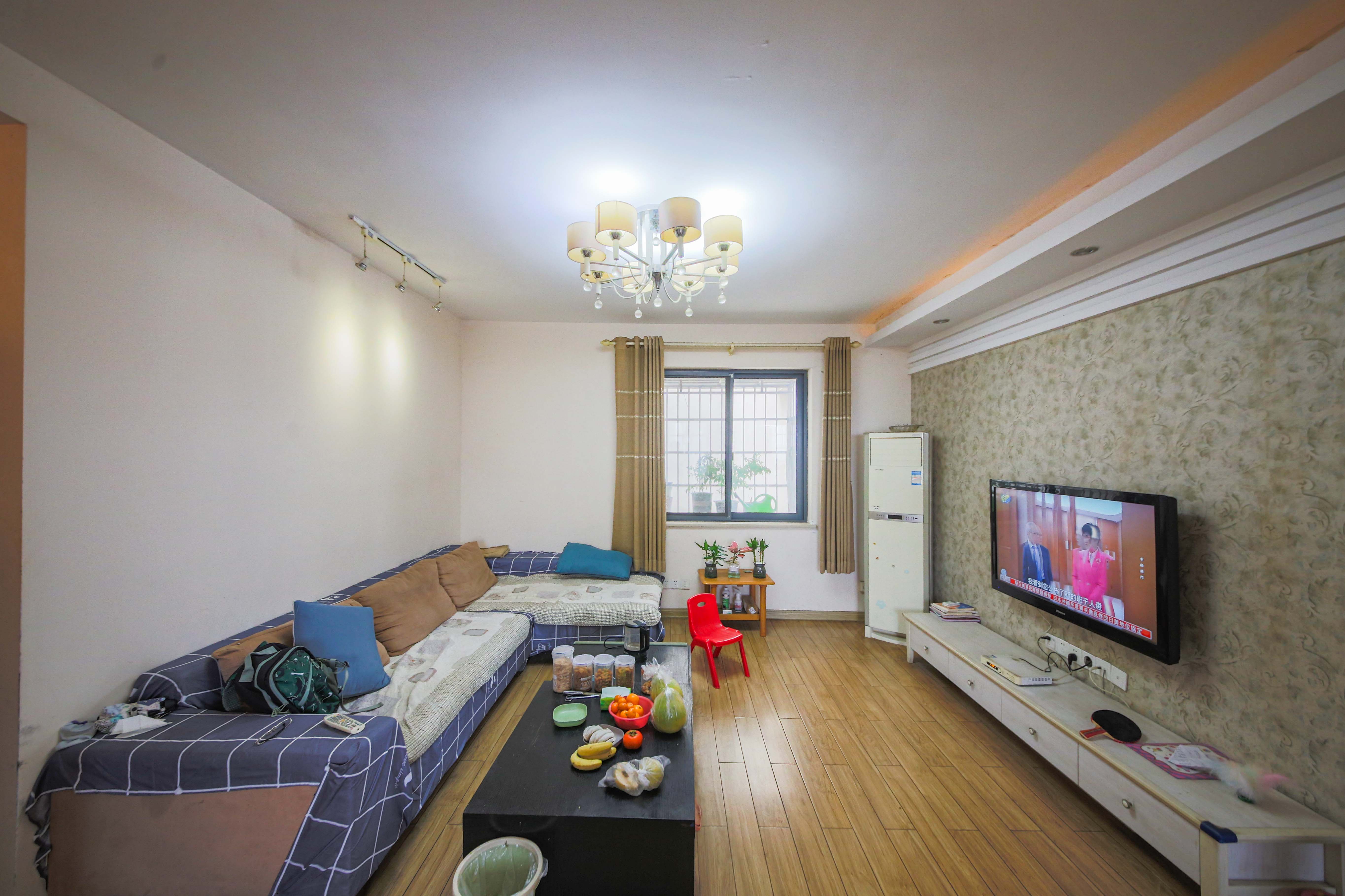 童话里 3室2厅2卫 90.0万 童话里 3室2厅2卫 90.0万客厅