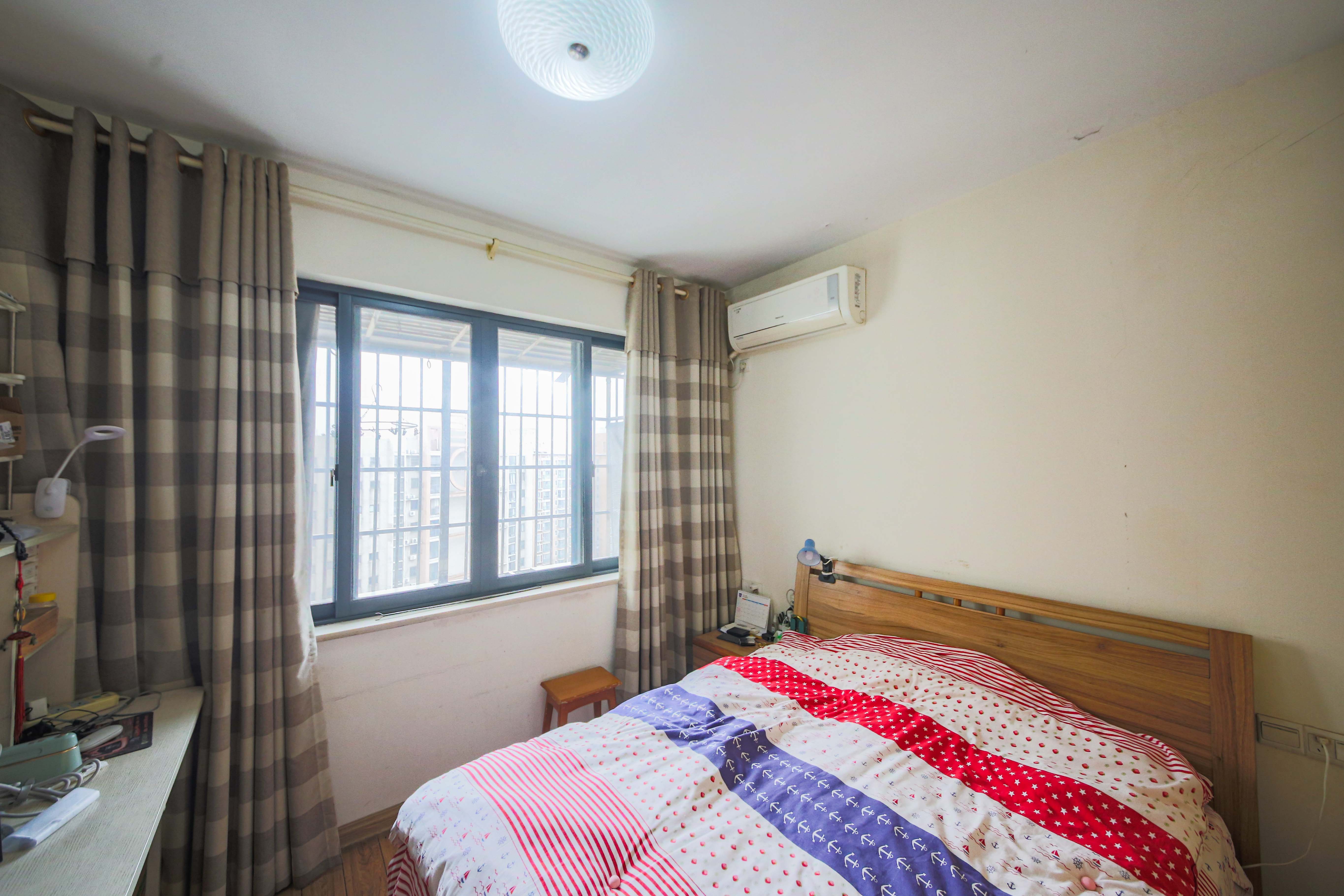 童话里 3室2厅2卫 90.0万 童话里 3室2厅2卫 90.0万卧室