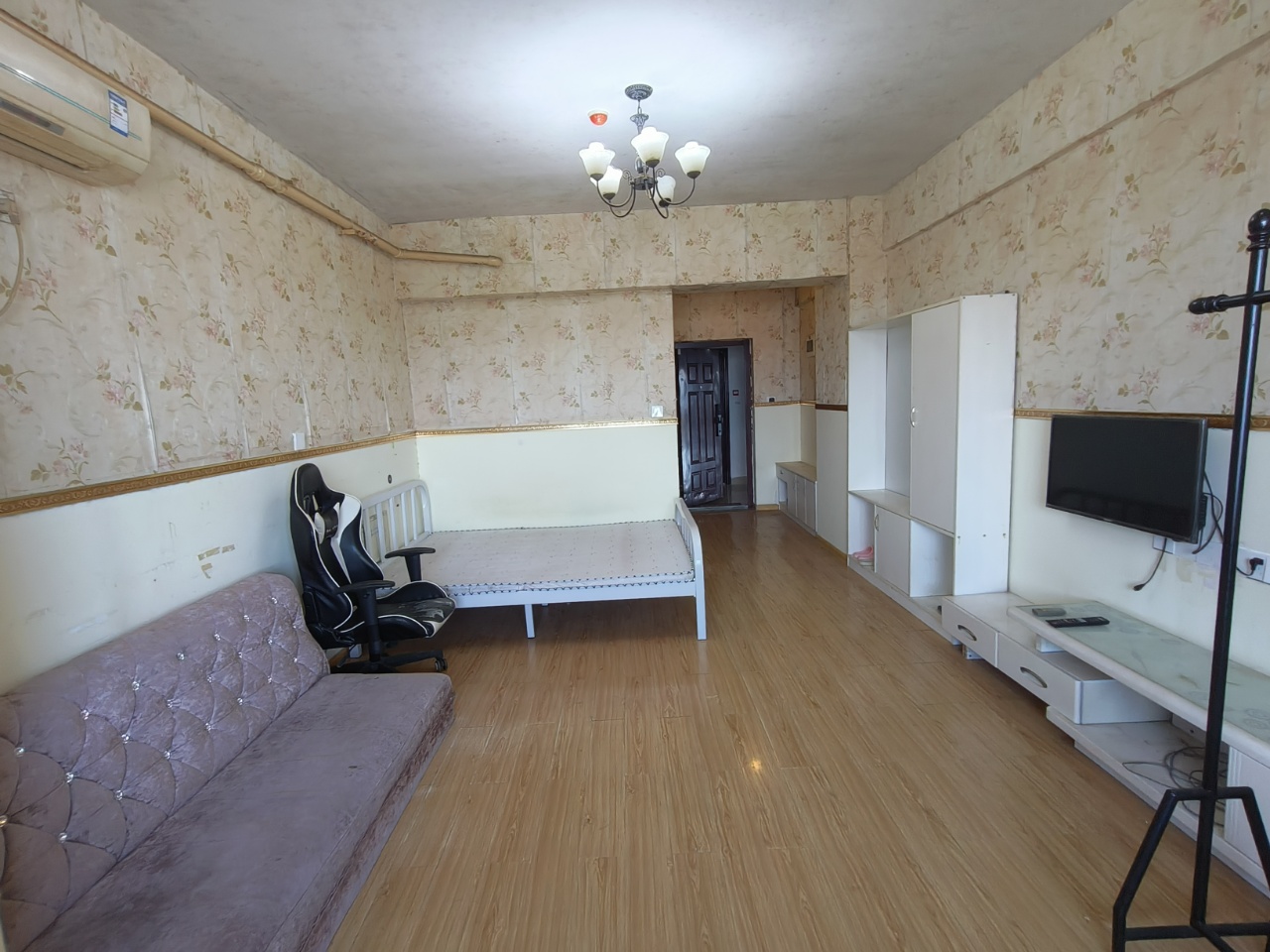 龙腾国际 1室1厅1卫 1000.0元/月 龙腾国际 1室1厅1卫 1000.0元/月室内图