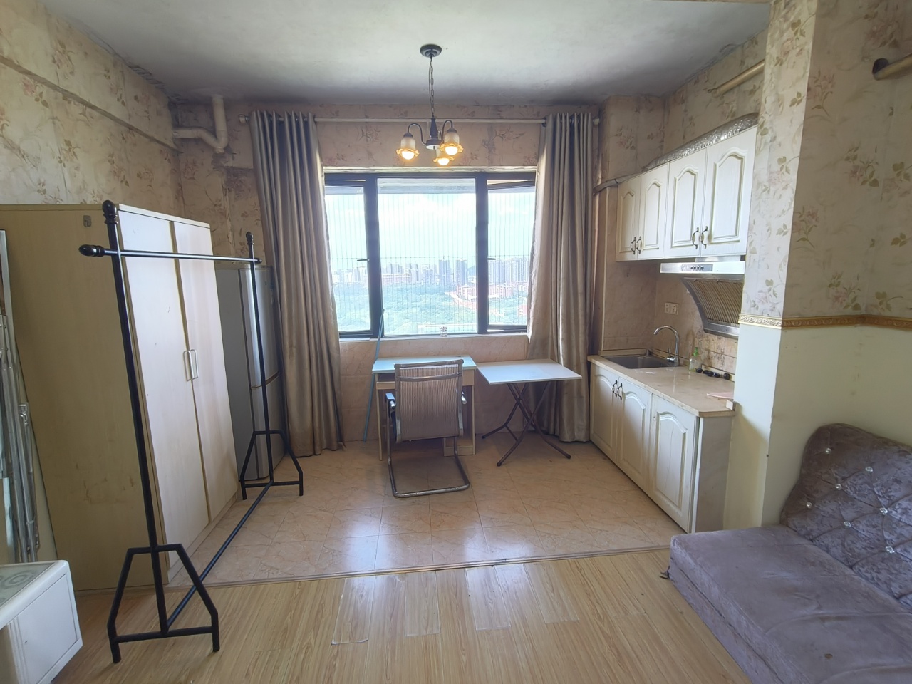 龙腾国际 1室1厅1卫 1000.0元/月 龙腾国际 1室1厅1卫 1000.0元/月室内图