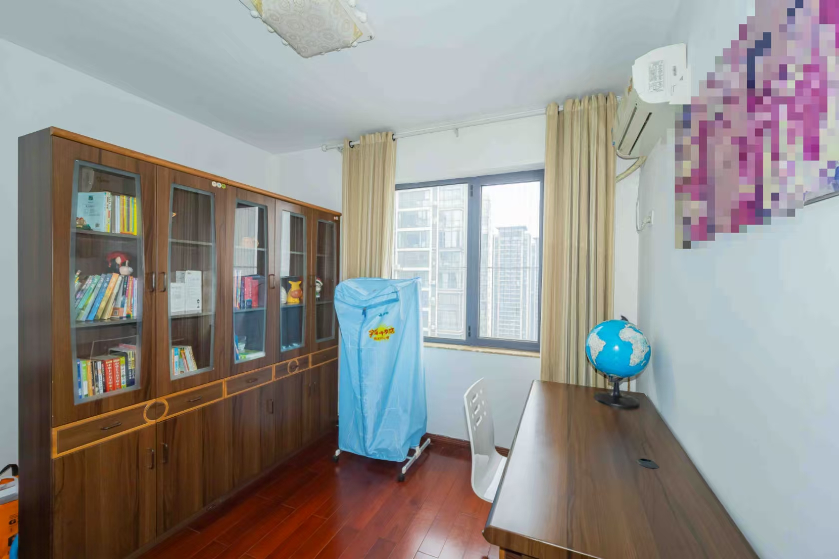 三万英尺 4室2厅2卫 198.0万 三万英尺 4室2厅2卫 198.0万卧室