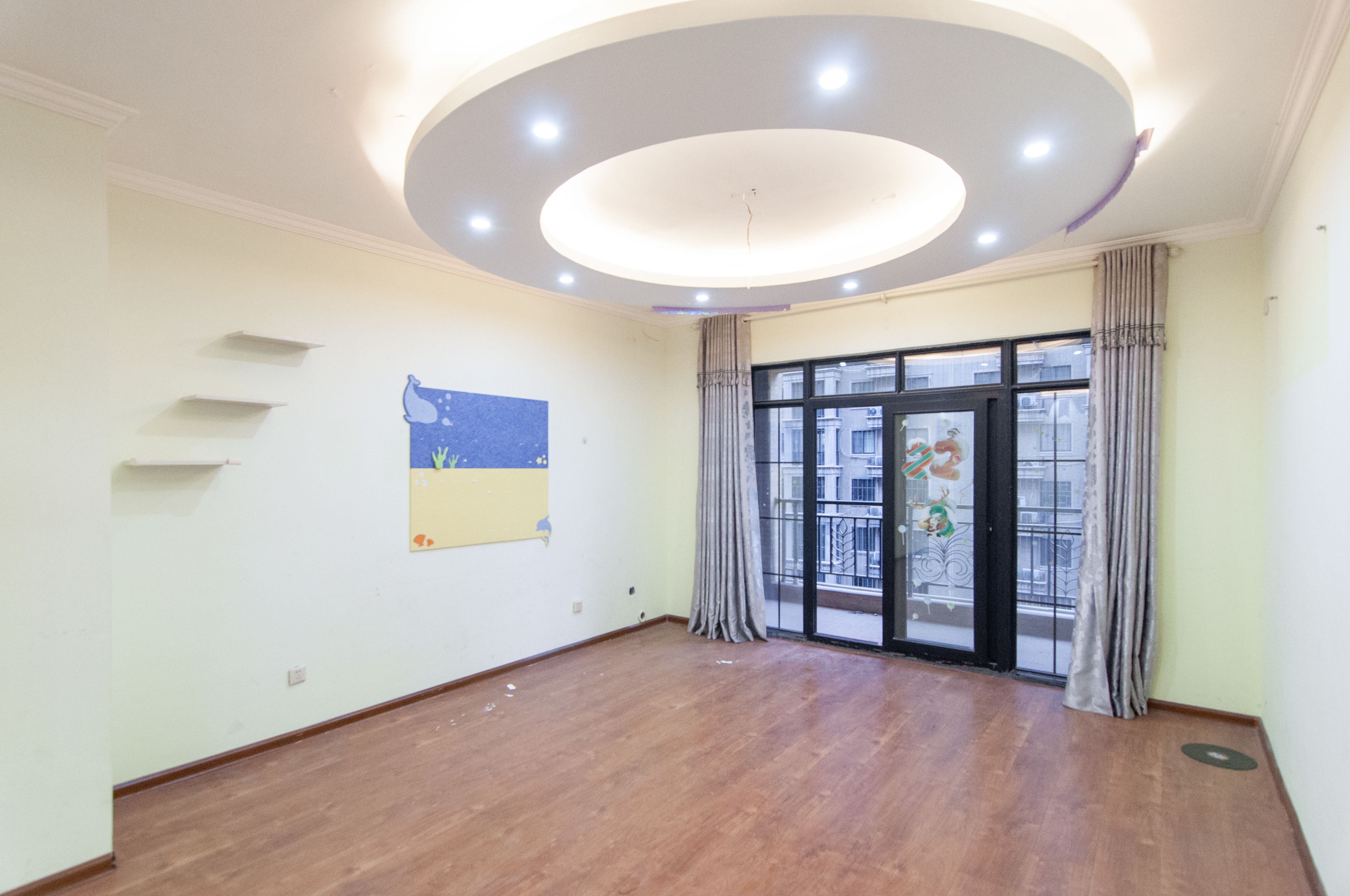 沁园春御院 4室2厅2卫 168.0万 沁园春御院 4室2厅2卫 168.0万客厅