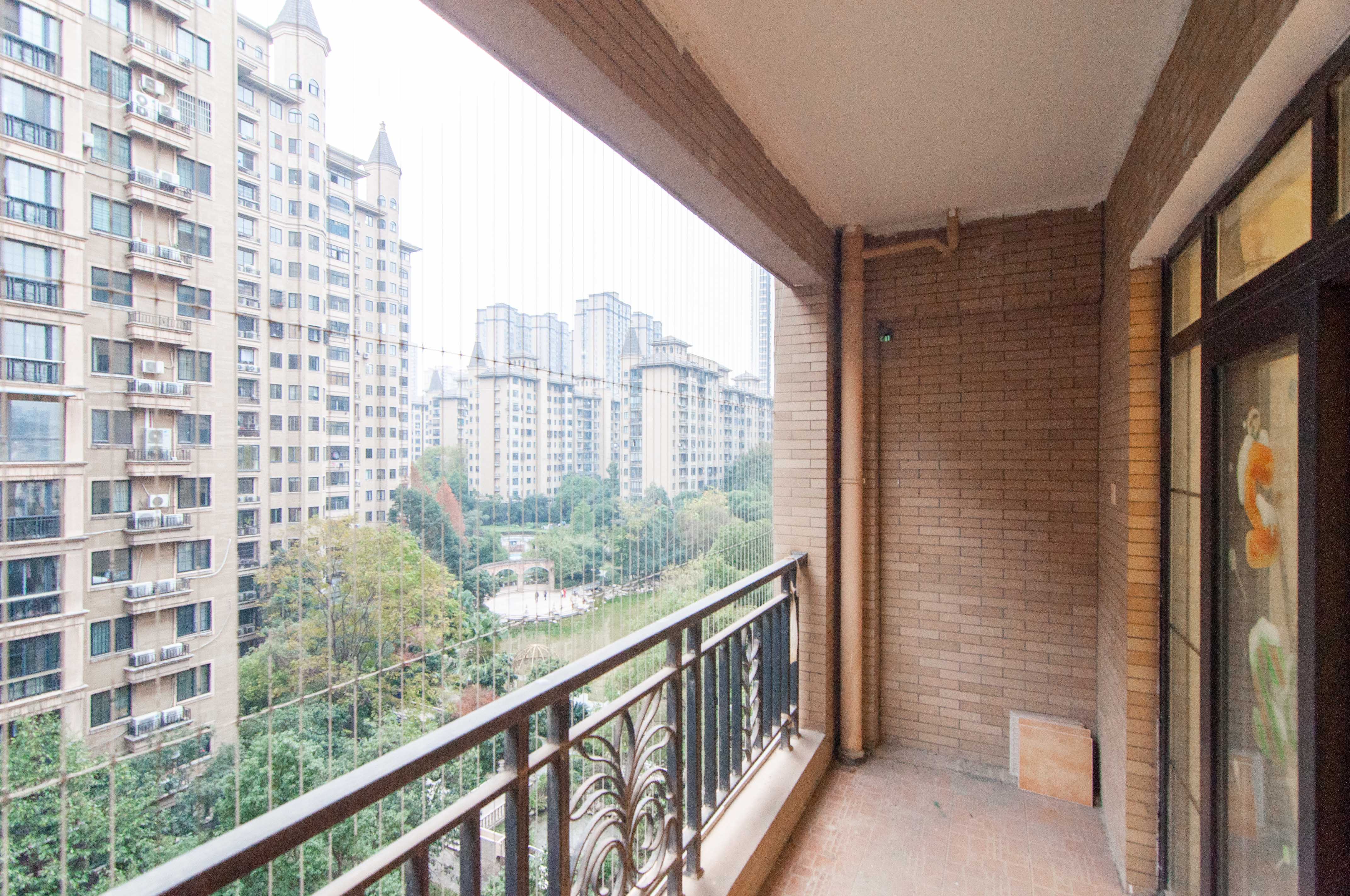 沁园春御院 4室2厅2卫 168.0万 沁园春御院 4室2厅2卫 168.0万其他