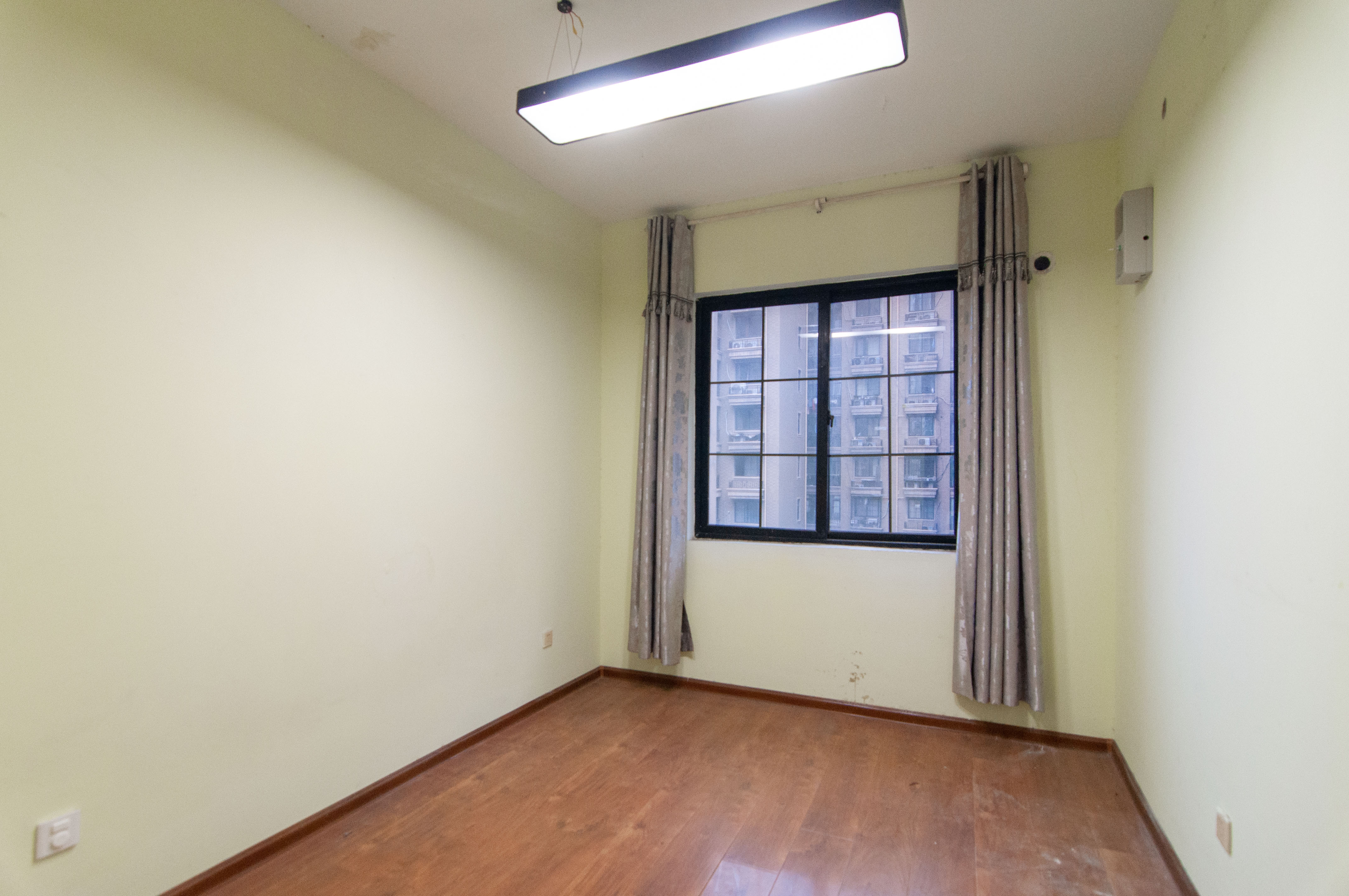 沁园春御院 4室2厅2卫 168.0万 沁园春御院 4室2厅2卫 168.0万其他