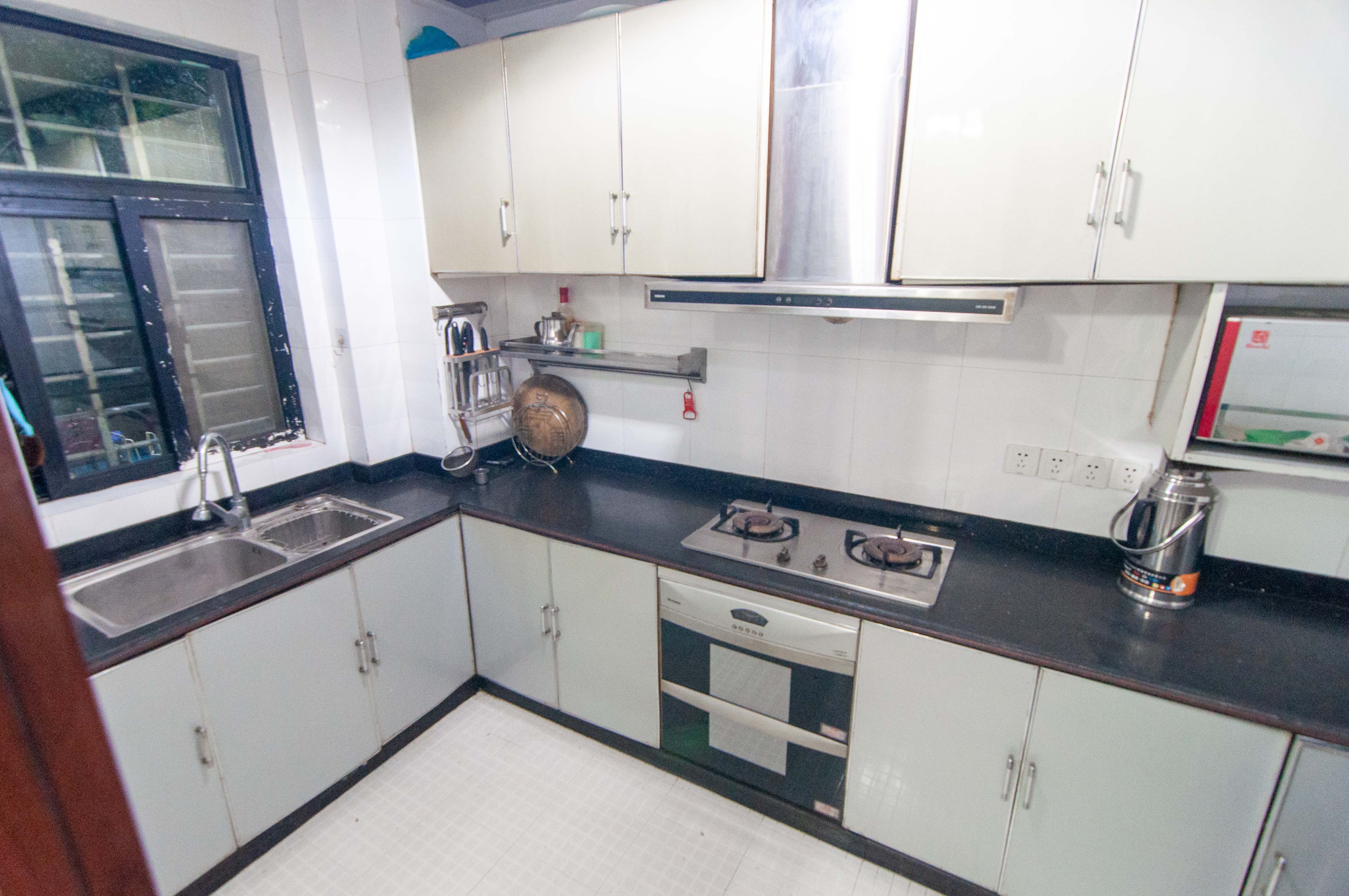 沁园春御院 3室2厅2卫 128.0万 沁园春御院 3室2厅2卫 128.0万厨房