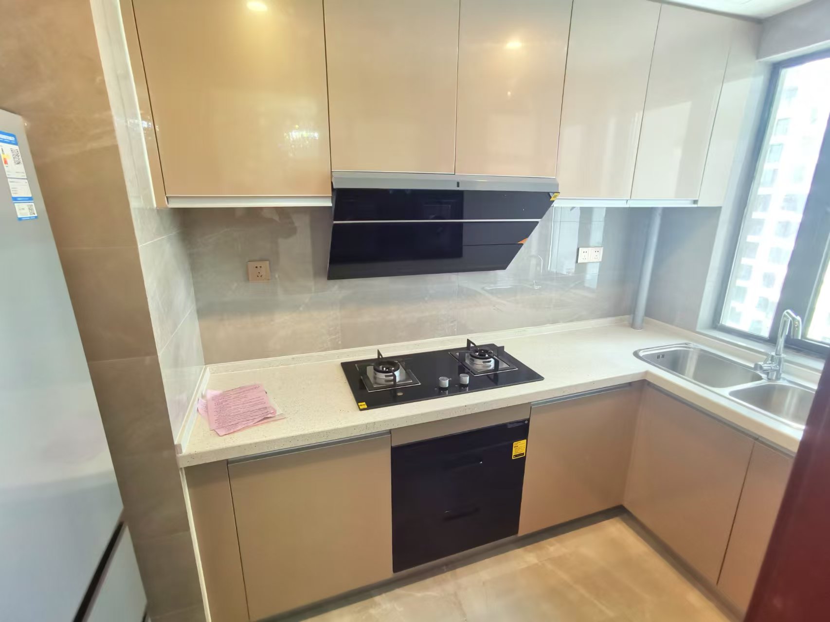 绿地长沙城际空间站(绿地新里佳苑) 4室2厅2卫 4500.0元/月 绿地长沙城际空间站(绿地新里佳苑) 4室2厅2卫 4500.0元/月室内图