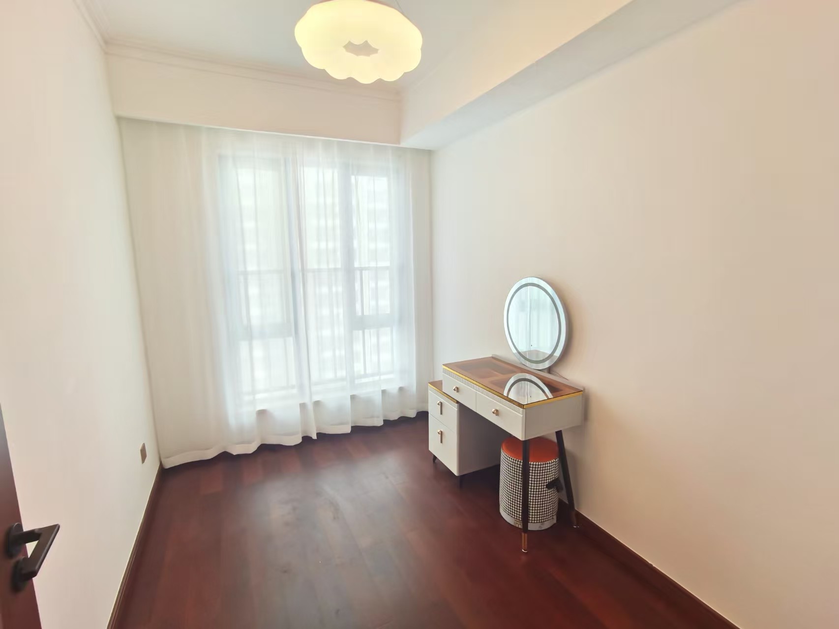 绿地长沙城际空间站(绿地新里佳苑) 4室2厅2卫 4500.0元/月 绿地长沙城际空间站(绿地新里佳苑) 4室2厅2卫 4500.0元/月室内图