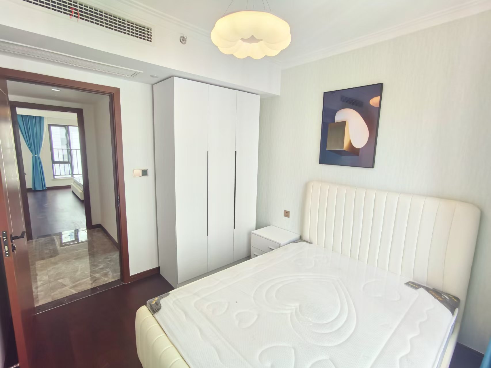 绿地长沙城际空间站(绿地新里佳苑) 4室2厅2卫 4500.0元/月 绿地长沙城际空间站(绿地新里佳苑) 4室2厅2卫 4500.0元/月室内图