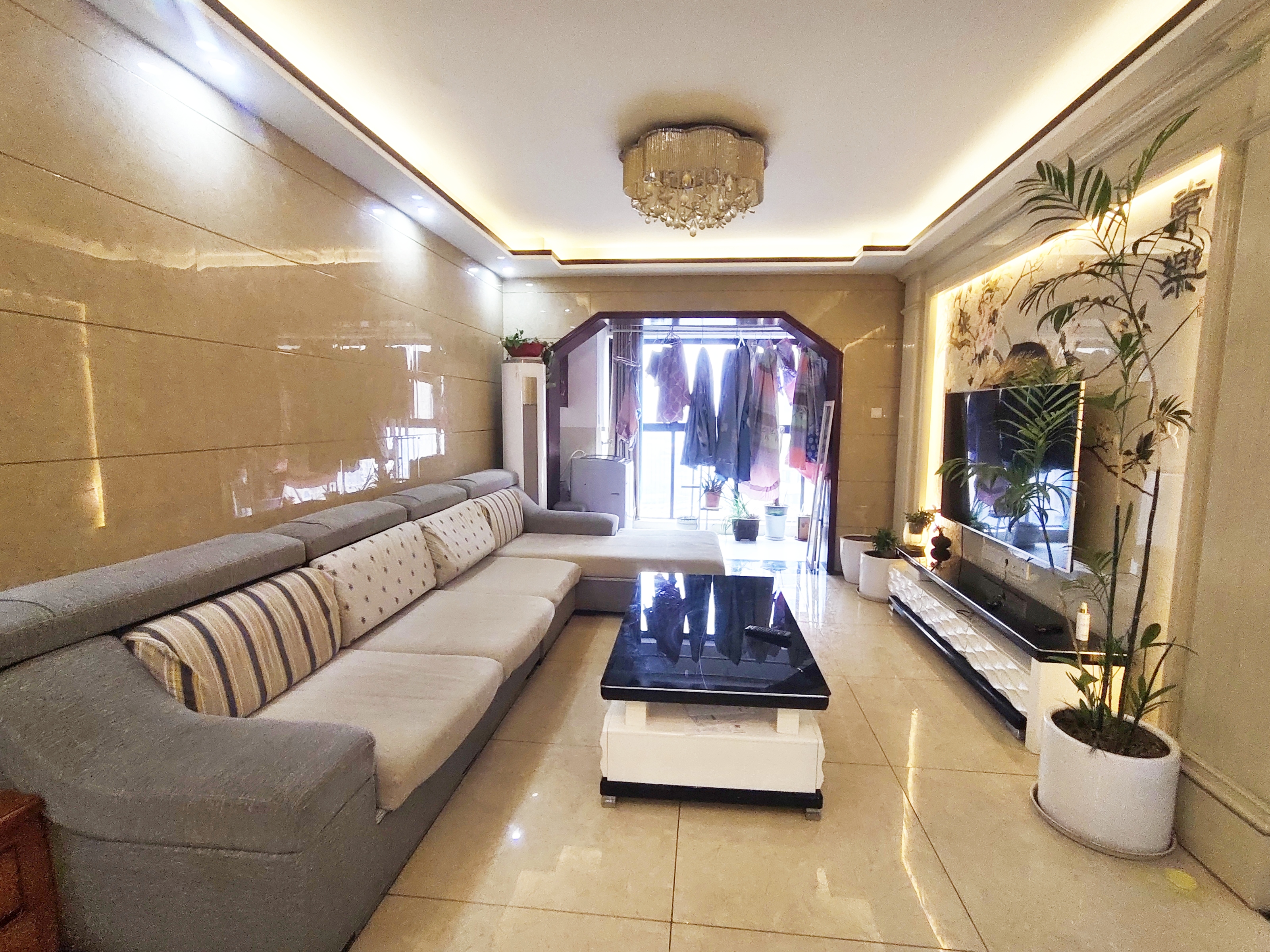 东部美的城 3室2厅2卫 2100.0元/月 东部美的城 3室2厅2卫 2100.0元/月室内图