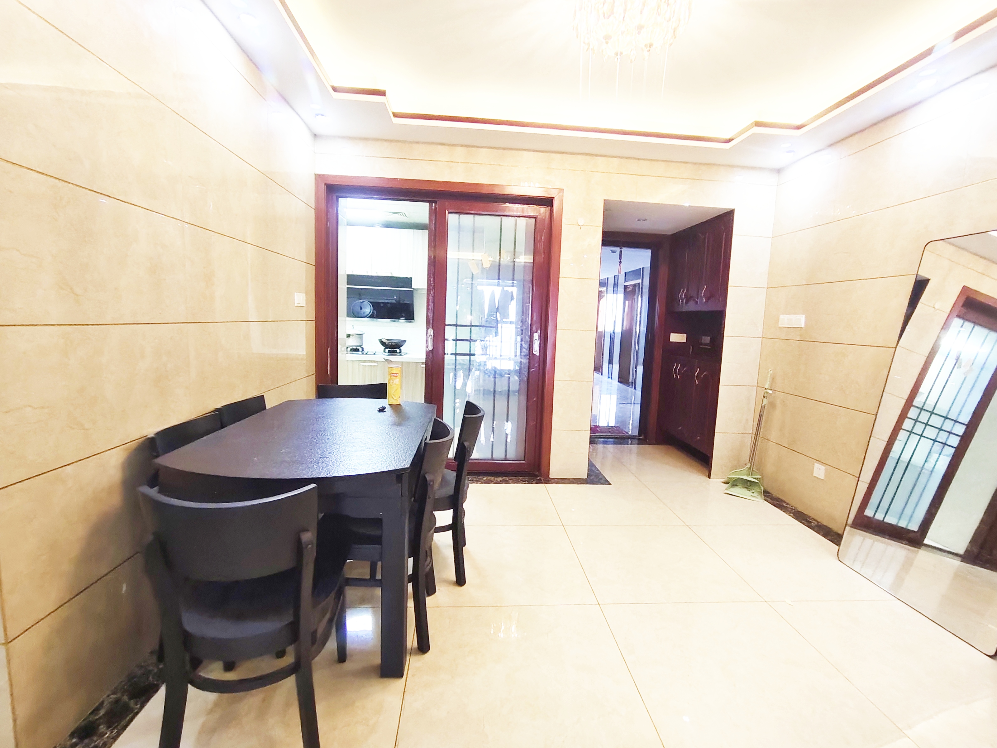 东部美的城 3室2厅2卫 2100.0元/月 东部美的城 3室2厅2卫 2100.0元/月室内图