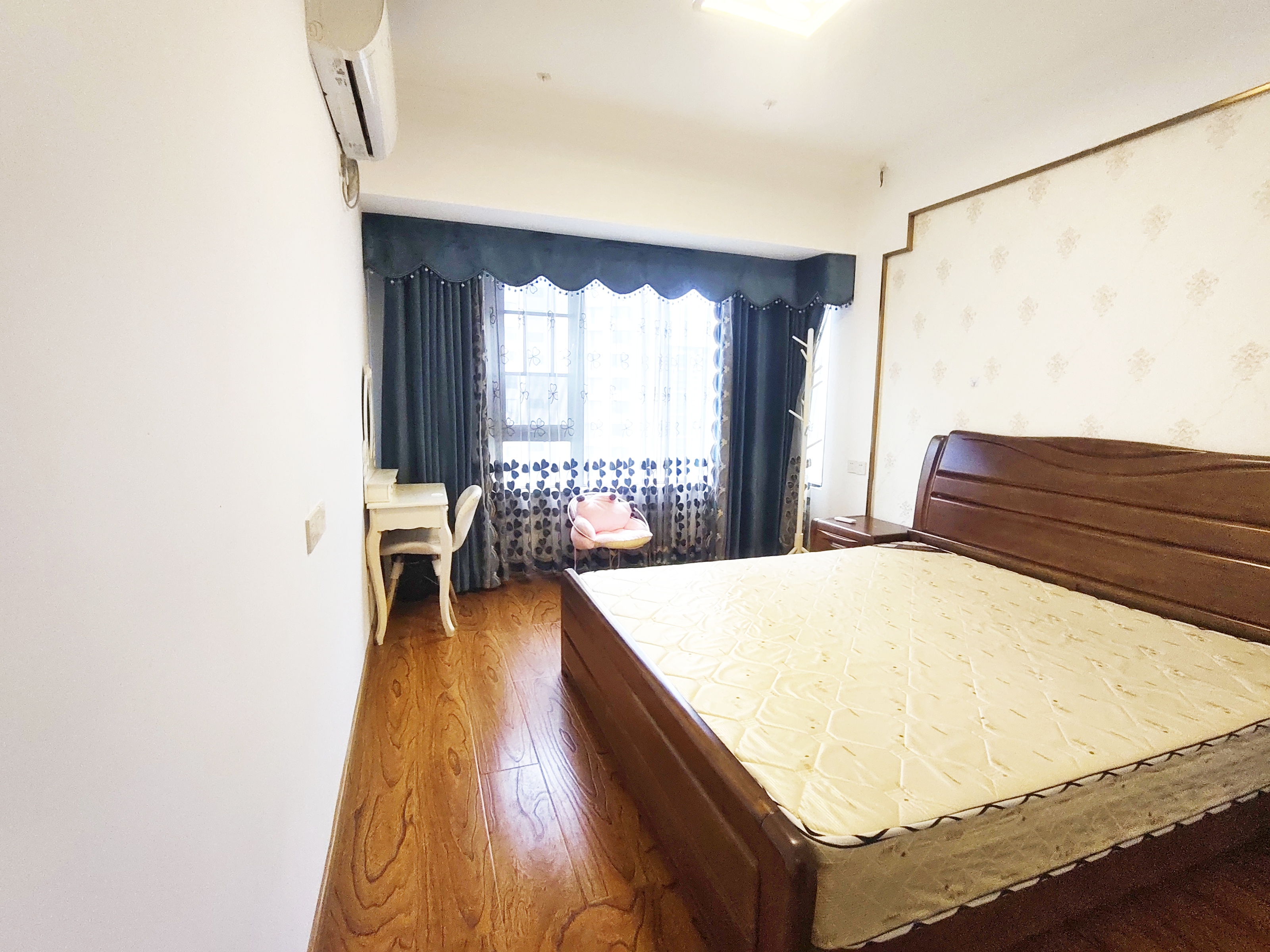 东部美的城 3室2厅2卫 2100.0元/月 东部美的城 3室2厅2卫 2100.0元/月室内图