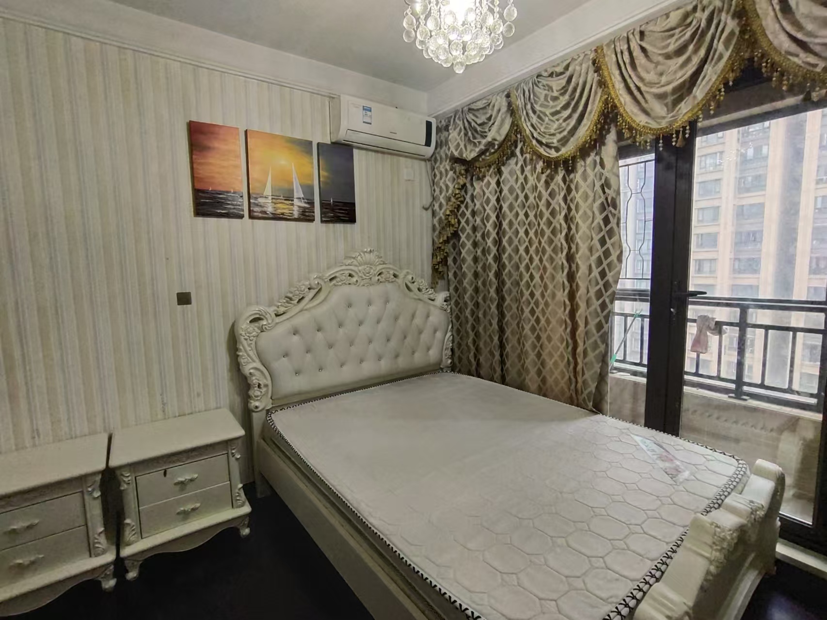 中海国际二期  4室2厅2卫    2500.0元/月 中海国际二期  4室2厅2卫    2500.0元/月室内图