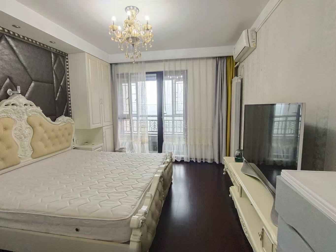 中海国际二期  4室2厅2卫    2500.0元/月 中海国际二期  4室2厅2卫    2500.0元/月室内图