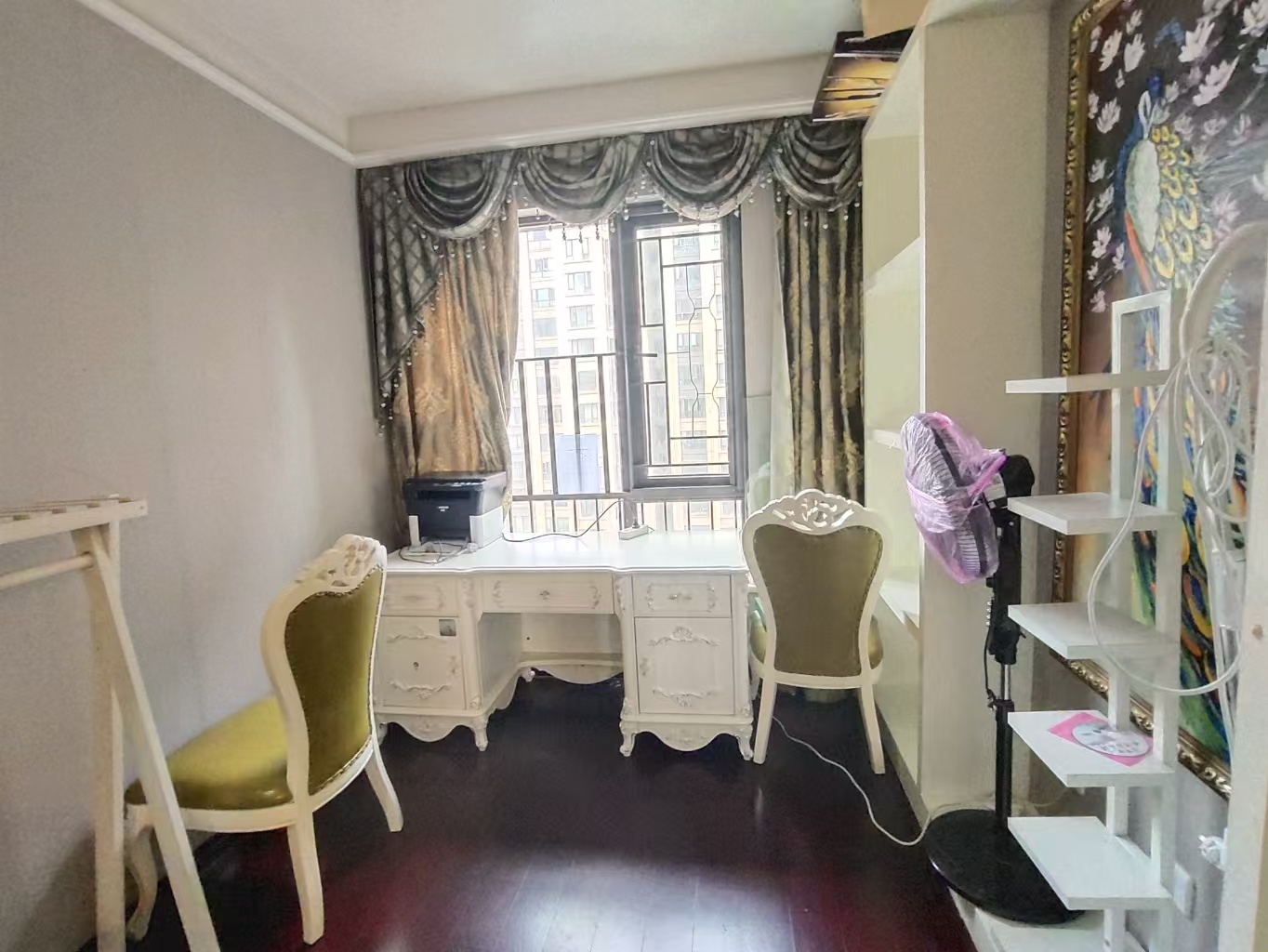 中海国际二期  4室2厅2卫    2500.0元/月 中海国际二期  4室2厅2卫    2500.0元/月室内图