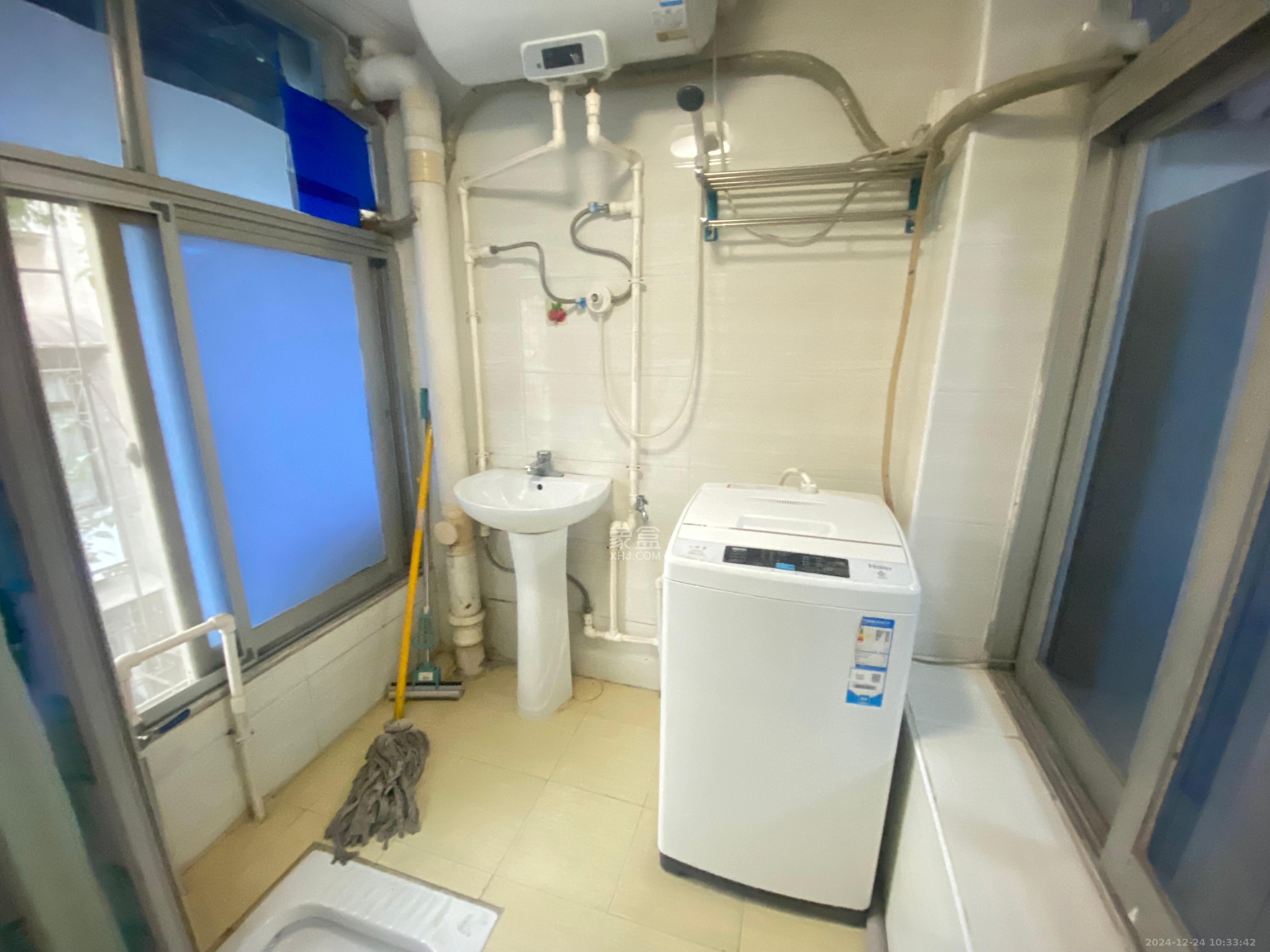 红旗社区  1室1厅1卫   800.00元/月室内图