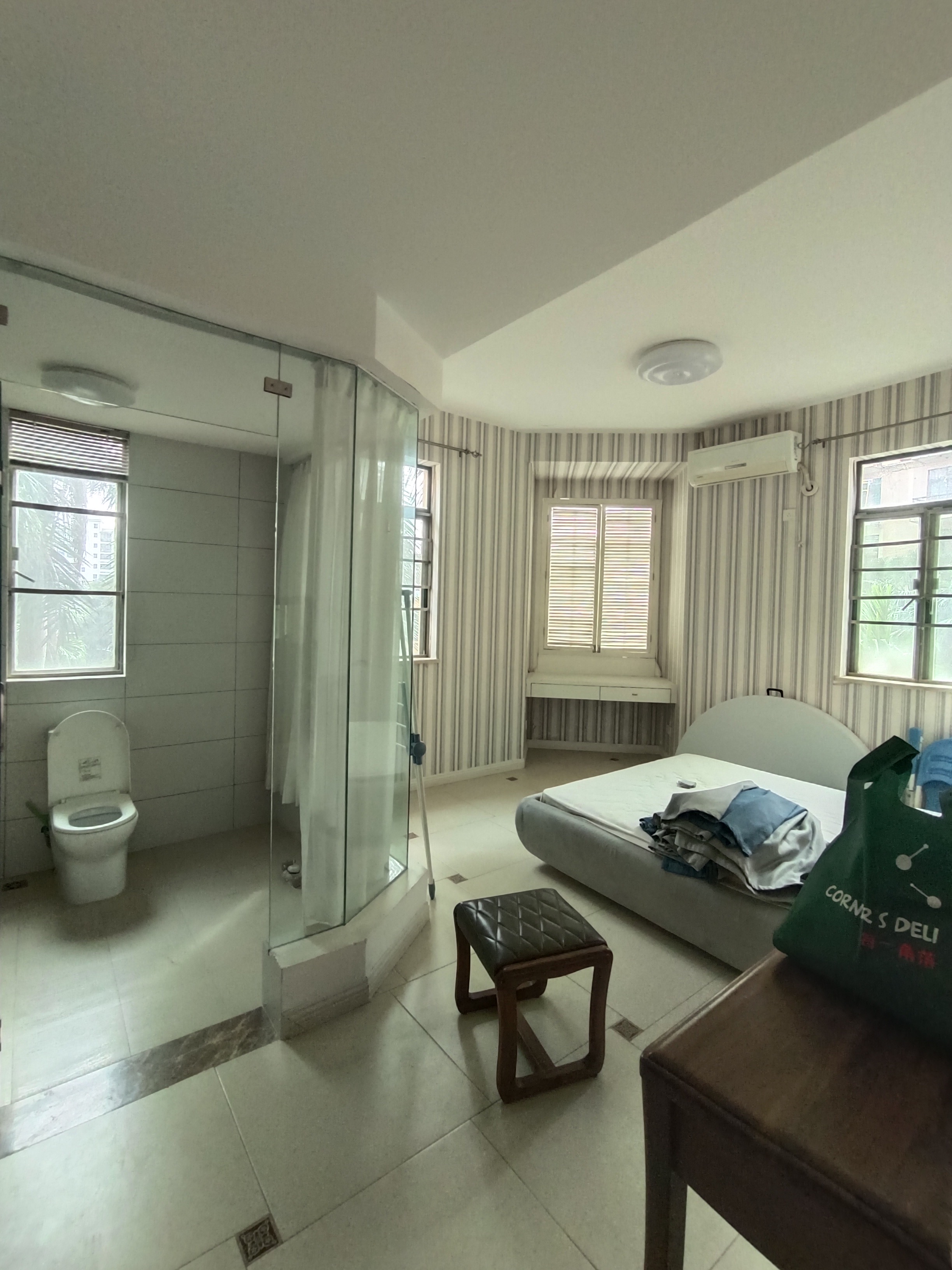 亚洲豪苑北区 2室2厅2卫 110.0万 亚洲豪苑北区 2室2厅2卫 110.0万客厅