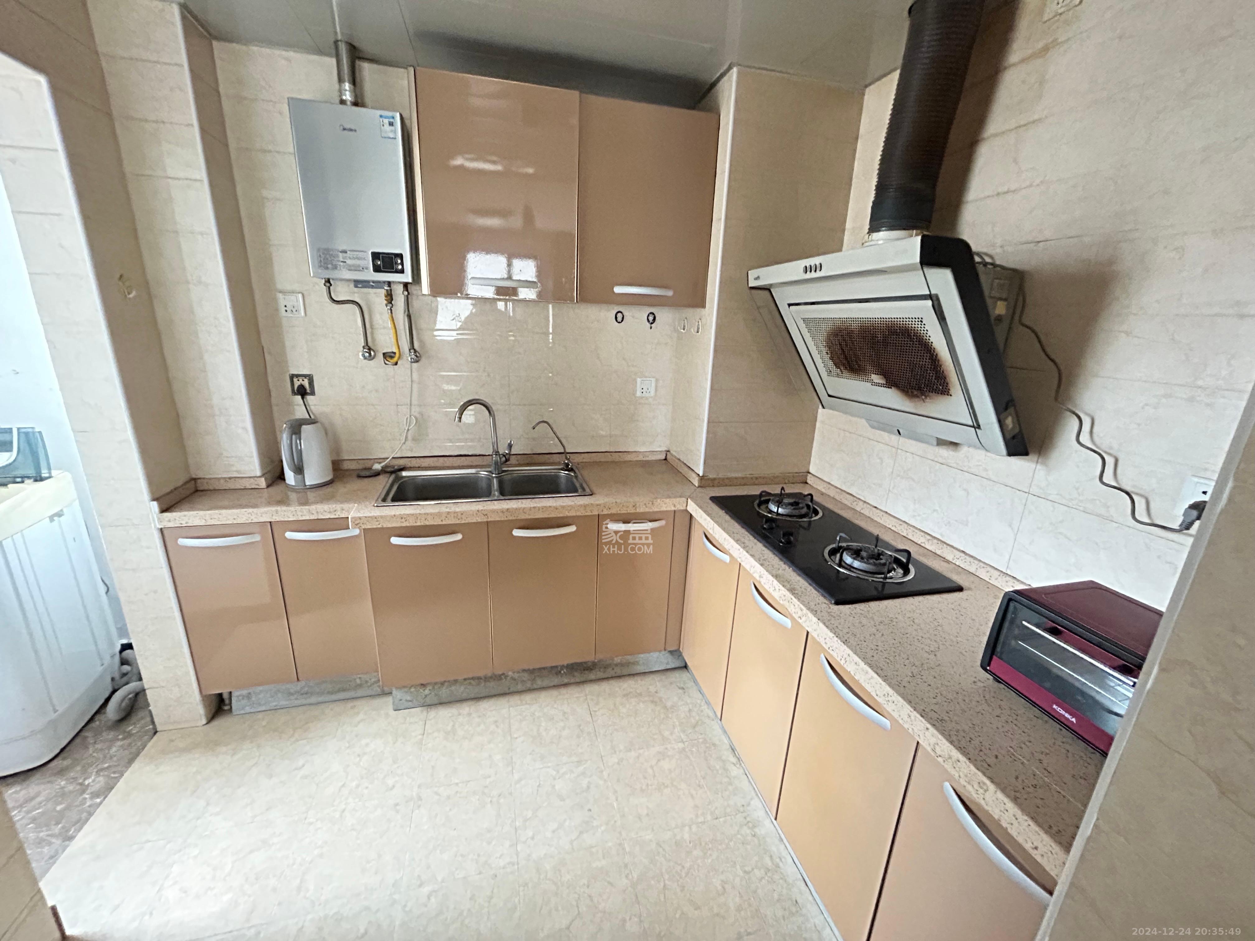 旭辉藏郡(藏郡、旭湘华府) 1室2厅1卫 2100.0元/月 旭辉藏郡(藏郡、旭湘华府) 1室2厅1卫 2100.0元/月室内图