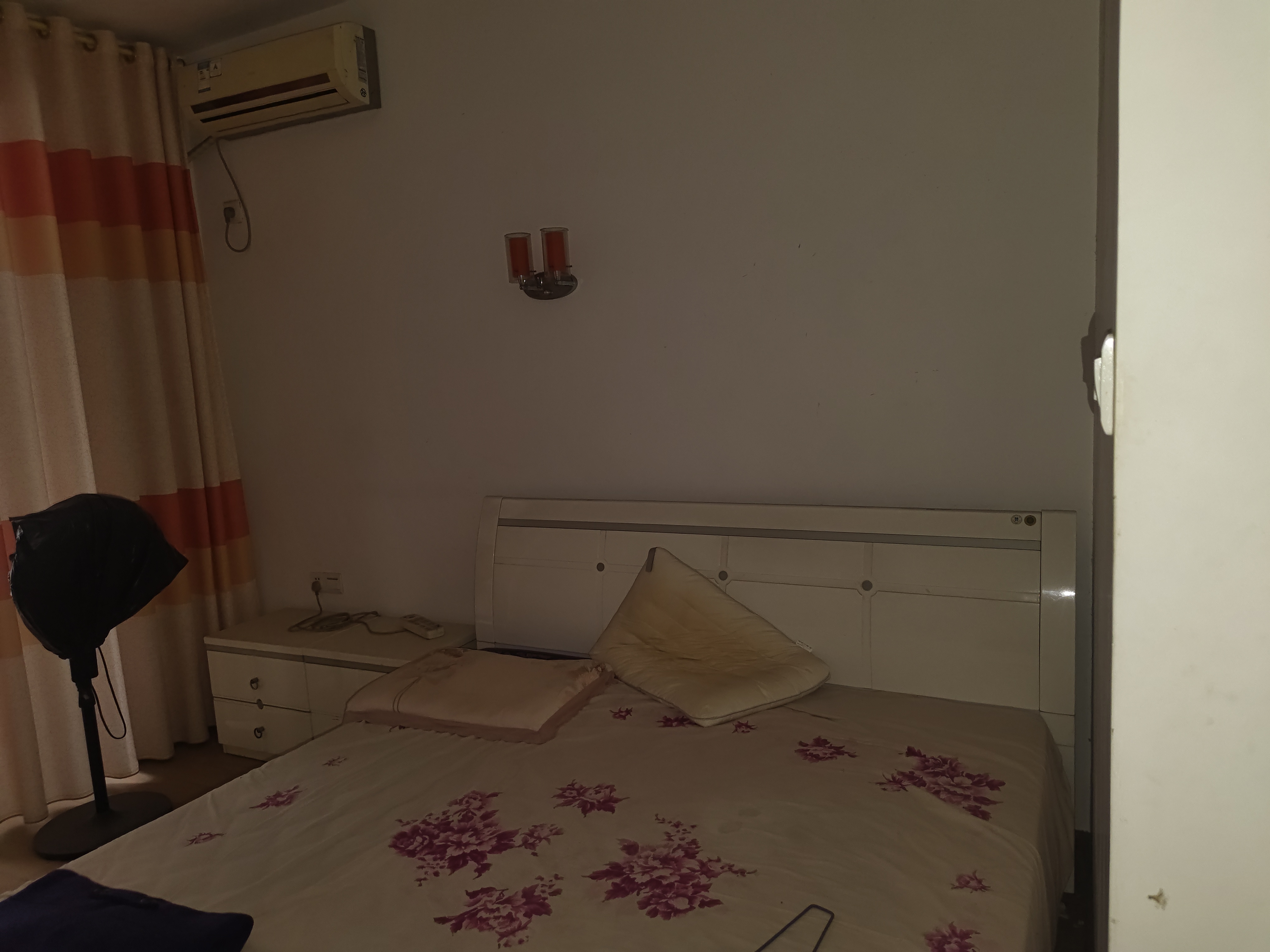 加州阳光小区(吉星阳光) 4室2厅2卫 72.8万 加州阳光小区(吉星阳光) 4室2厅2卫 72.8万客厅