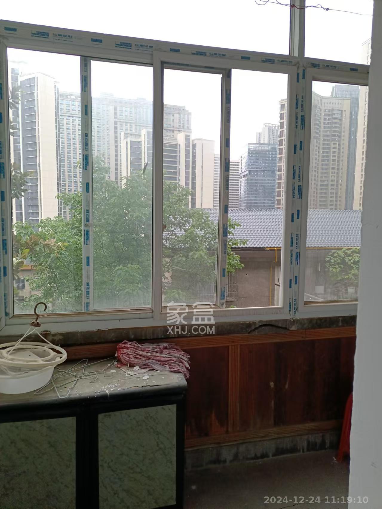 宝塔山粮食仓库单位房 1室1厅1卫 1100.0元/月 宝塔山粮食仓库单位房 1室1厅1卫 1100.0元/月室内图