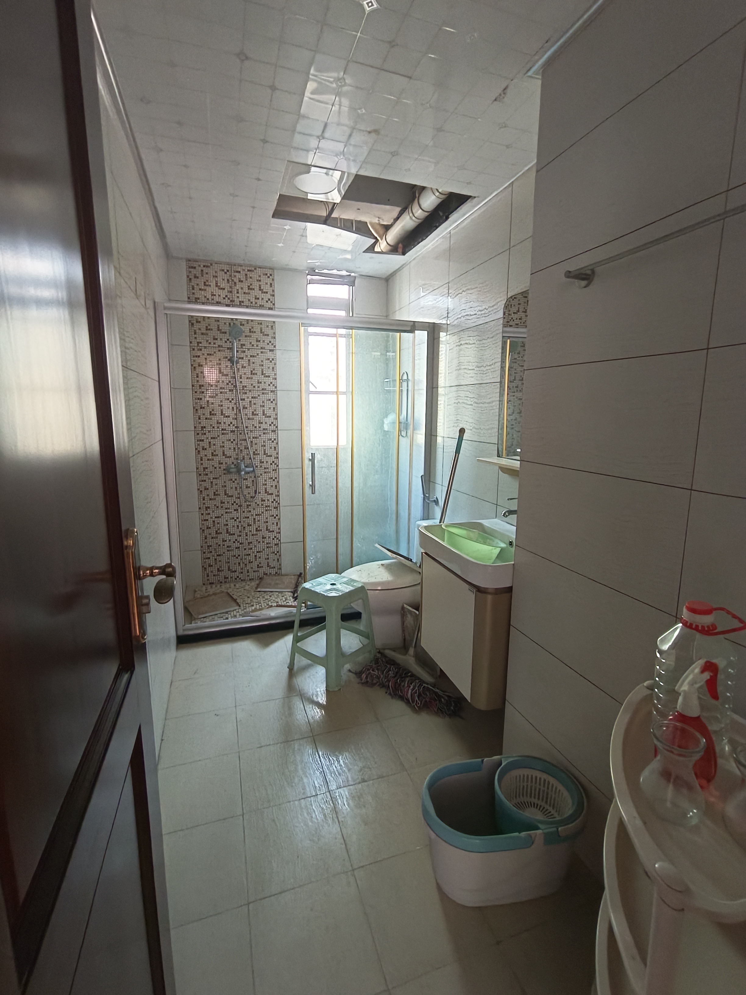 亚洲豪苑北区 2室2厅2卫 110.0万 亚洲豪苑北区 2室2厅2卫 110.0万客厅