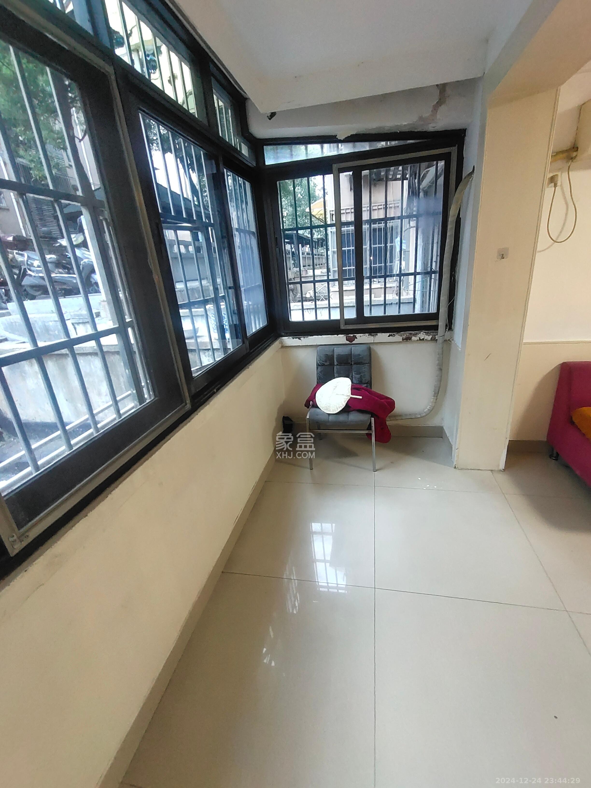 时代先锋 2室1厅1卫 2600.0元/月 时代先锋 2室1厅1卫 2600.0元/月室内图