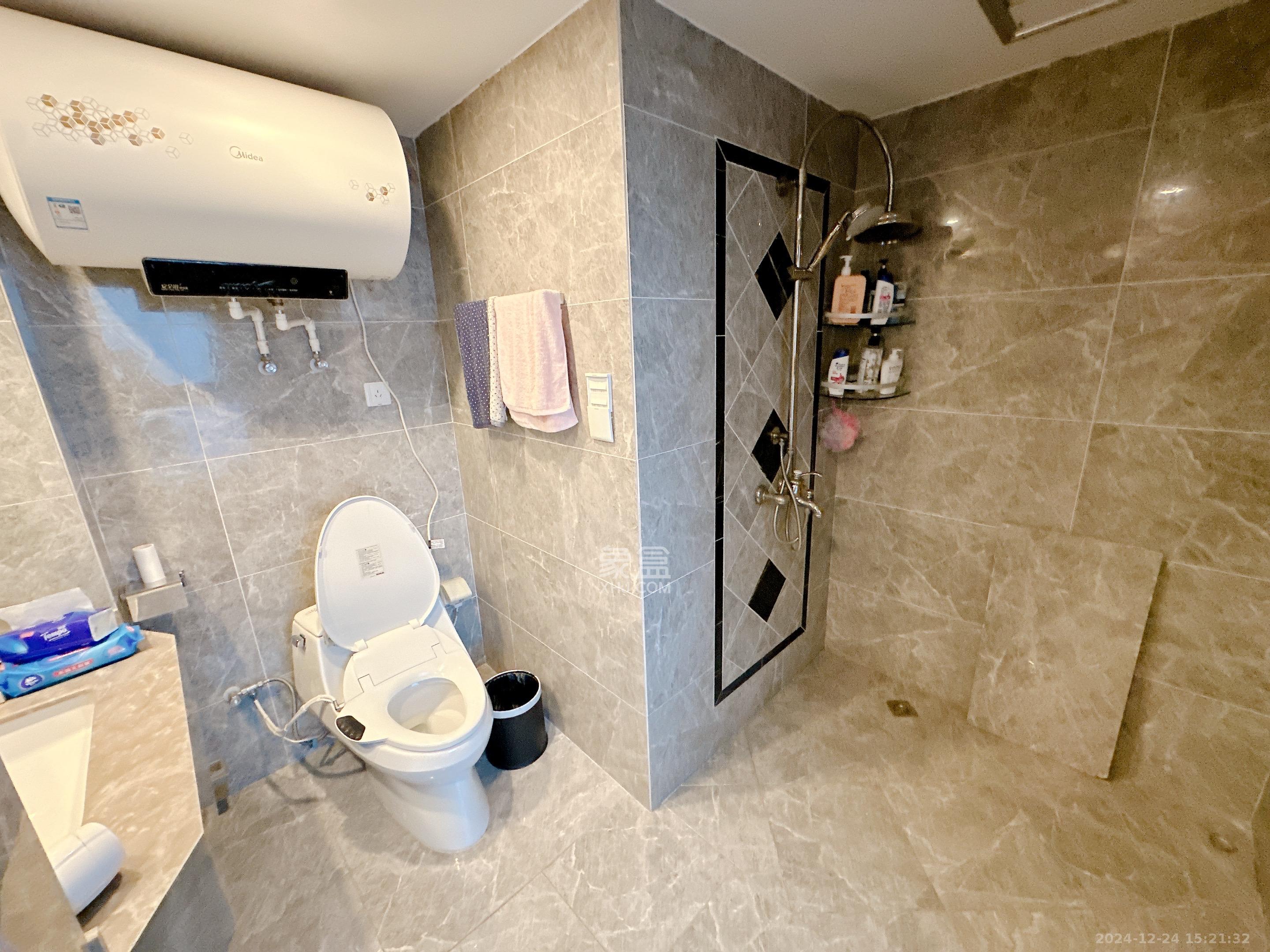 潮宗御苑 3室2厅2卫 26800.0元/月 潮宗御苑 3室2厅2卫 26800.0元/月室内图